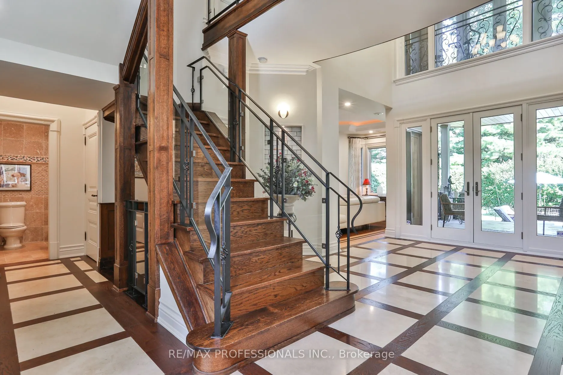 106 Chestnut Hills Parkway