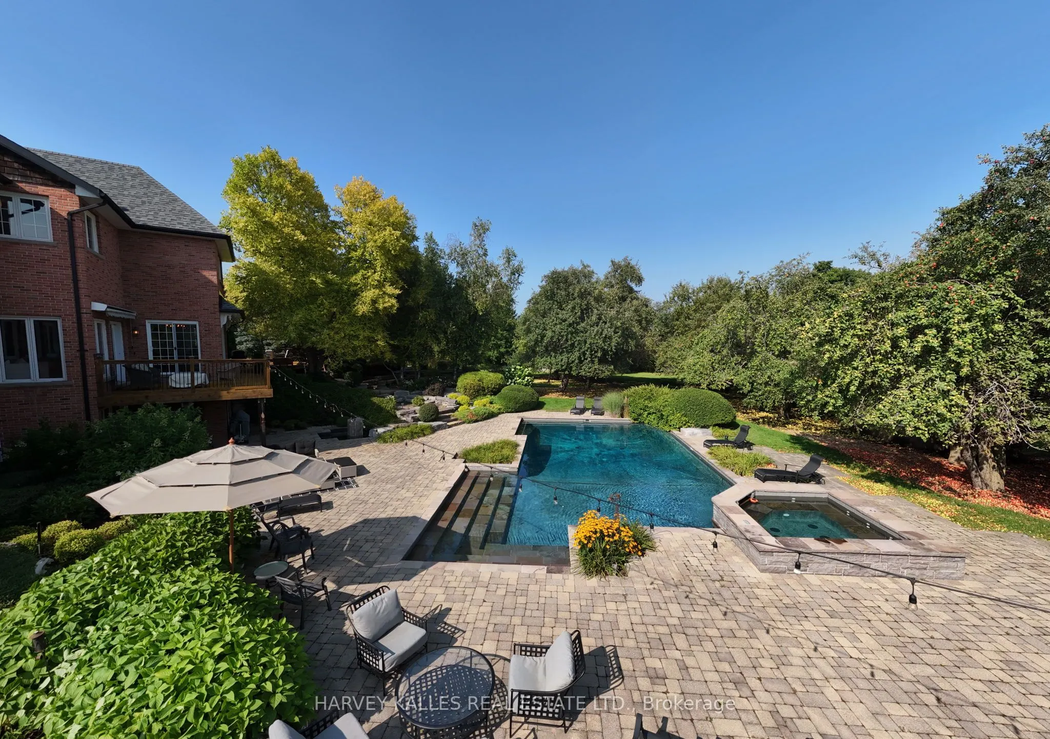3 Rutland Hill Court