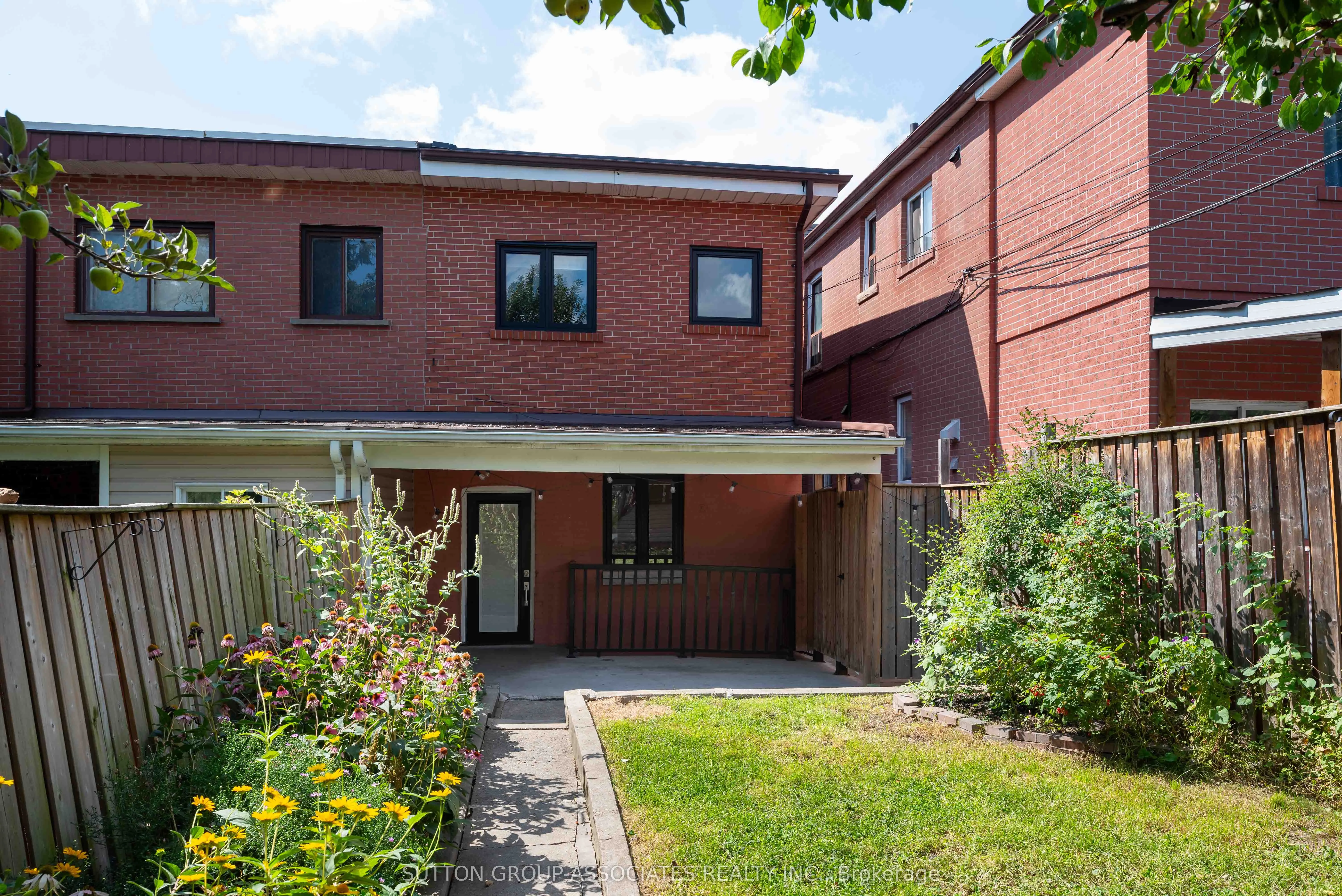 93 Harvie Avenue