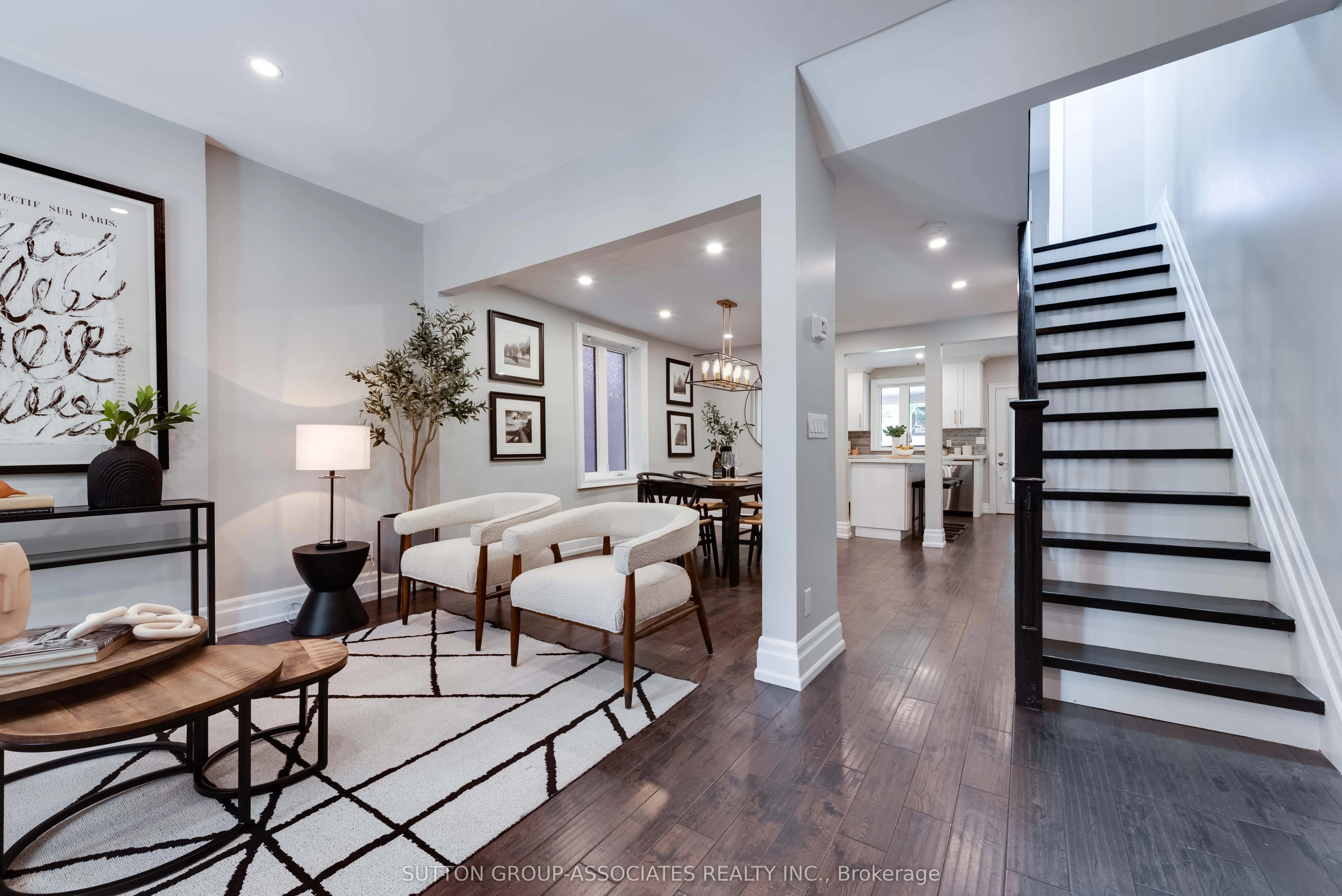 93 Harvie Avenue
