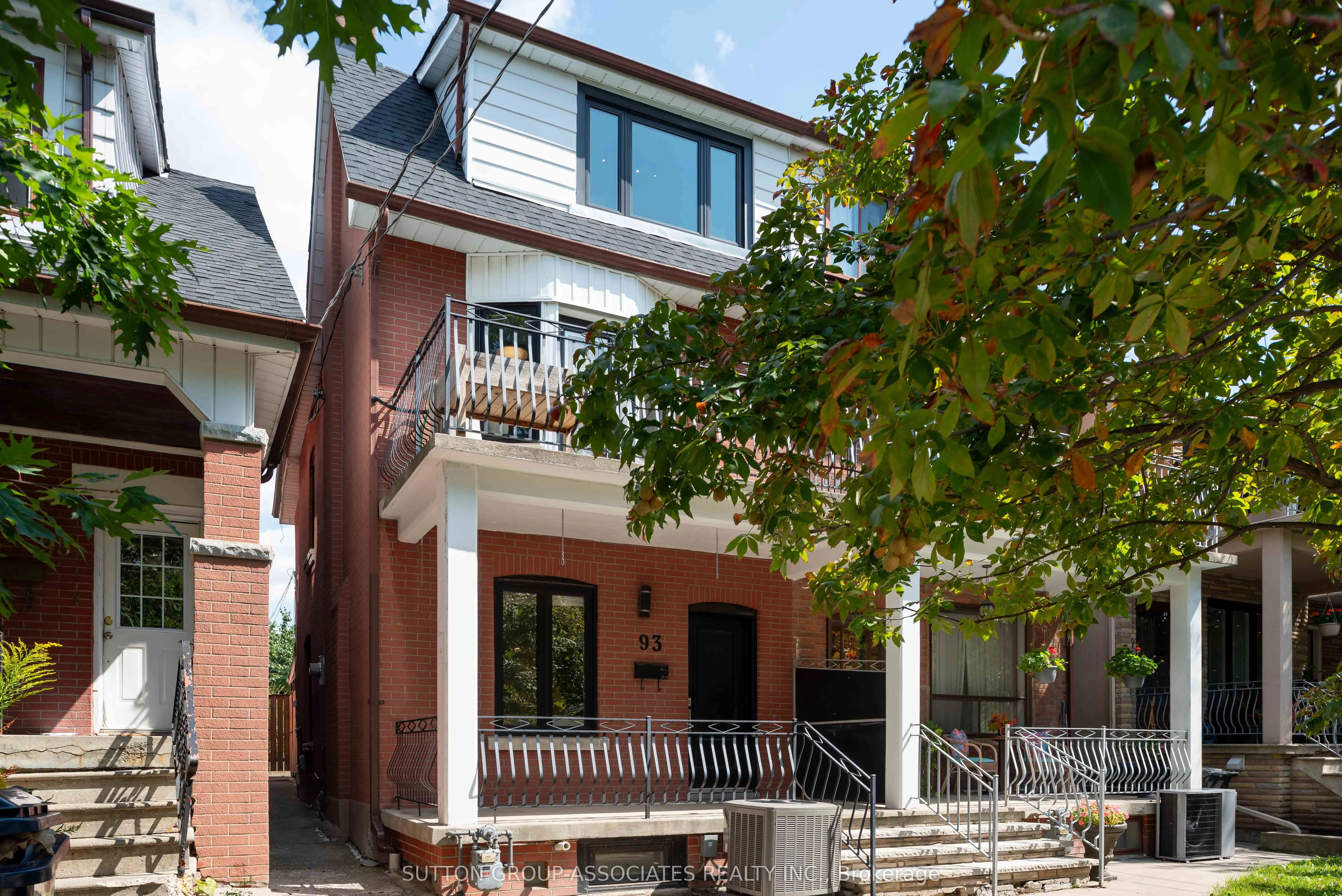 93 Harvie Avenue