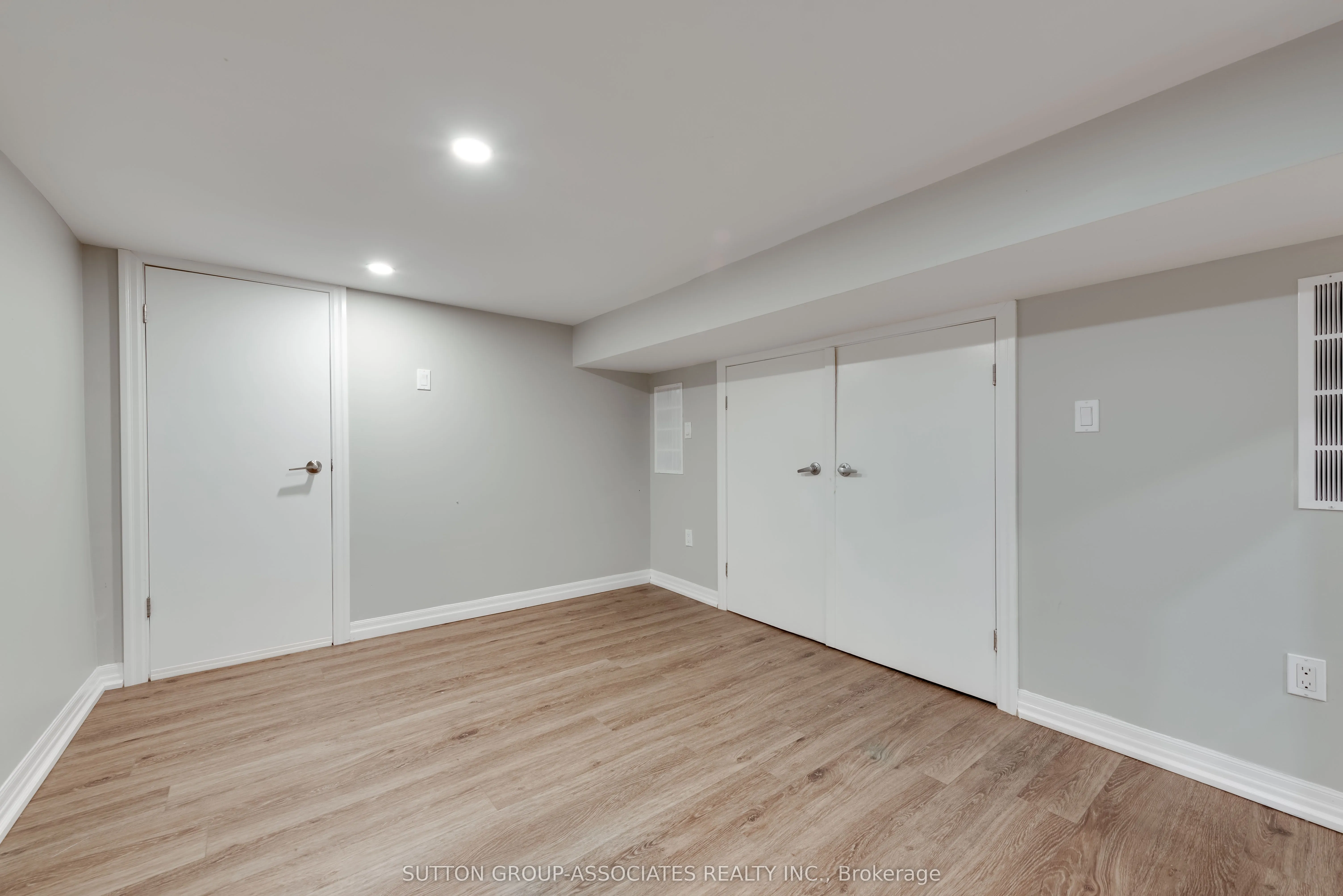 93 Harvie Avenue