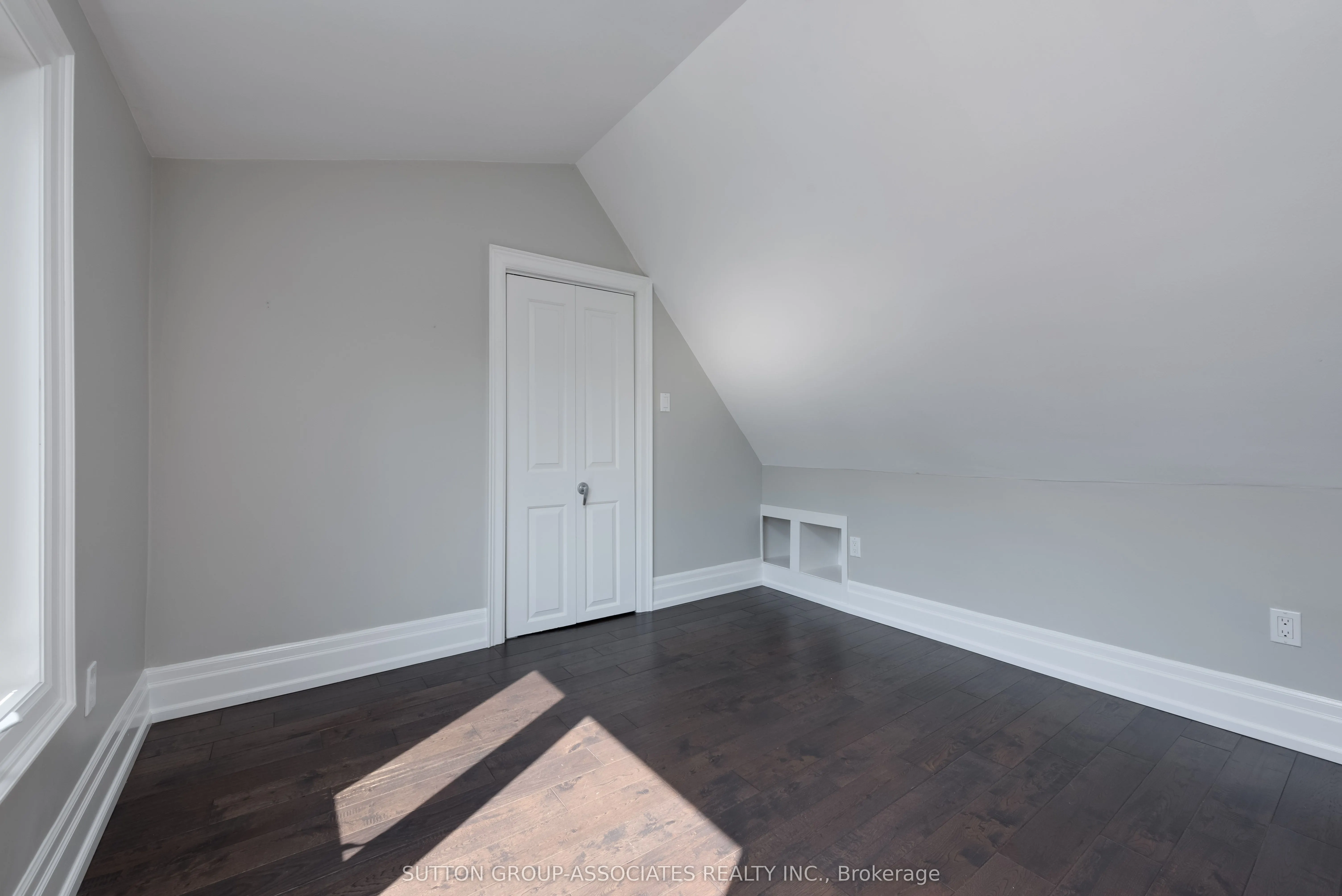 93 Harvie Avenue