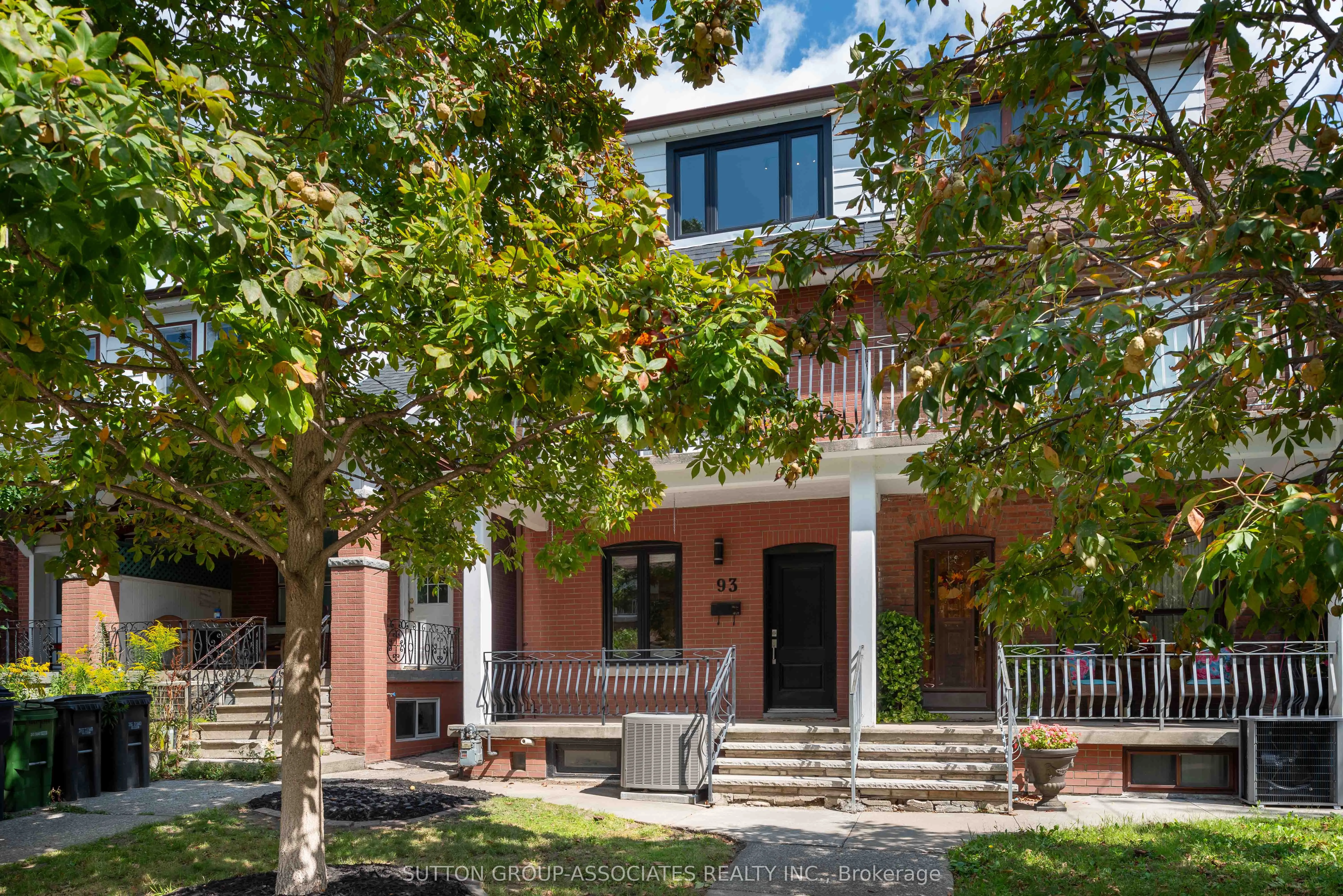 93 Harvie Avenue
