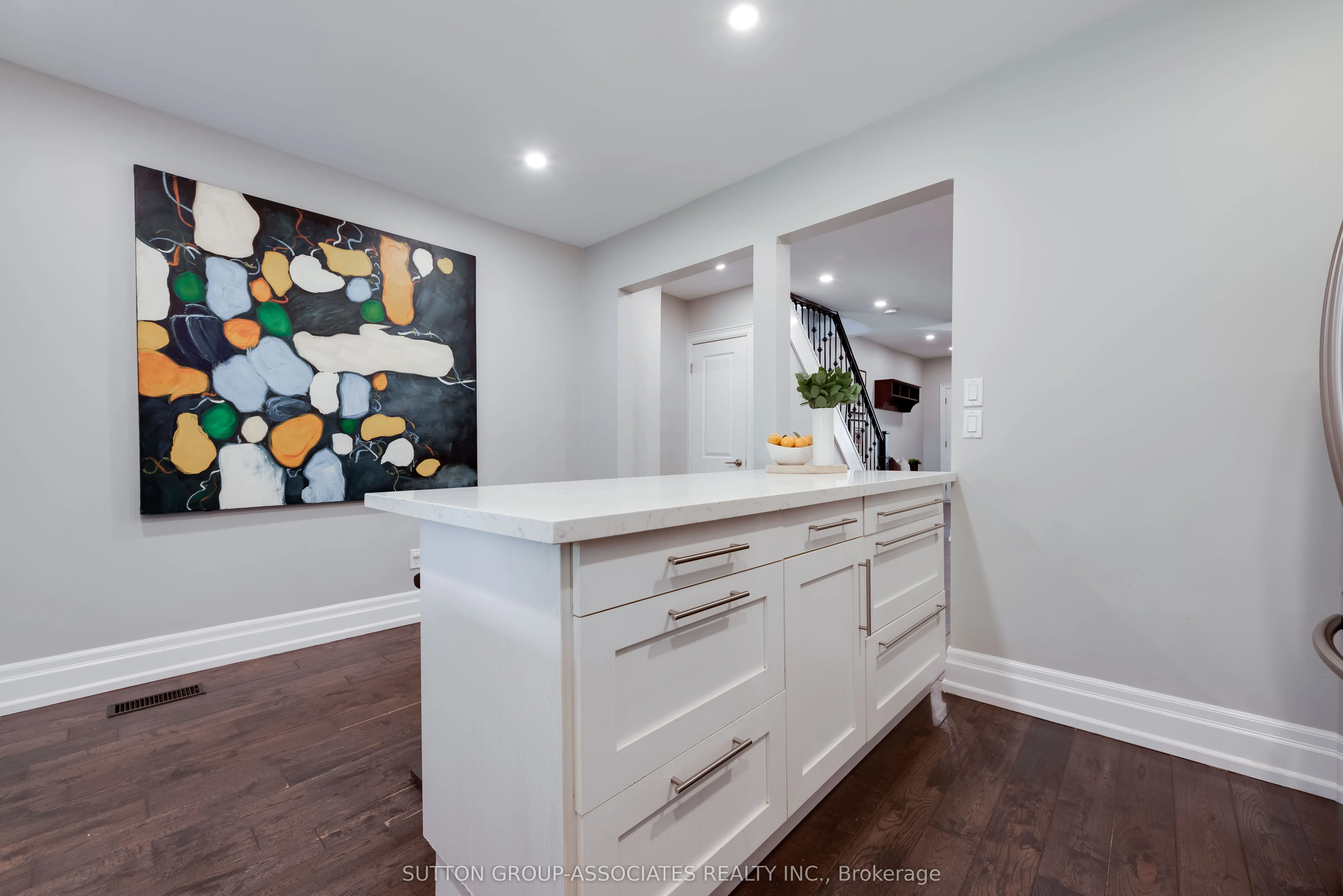93 Harvie Avenue