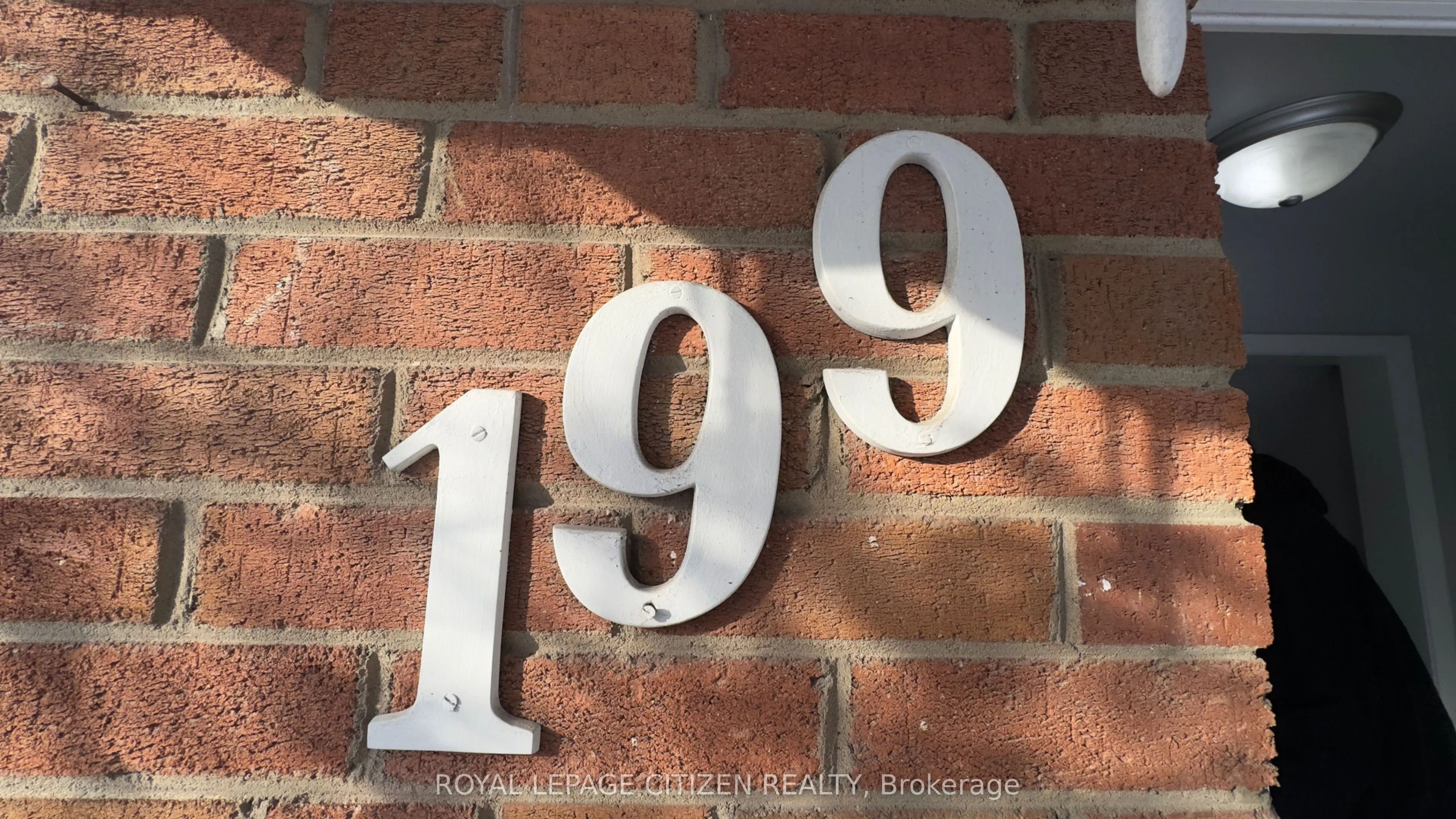 199 Habitant Drive S, #lower