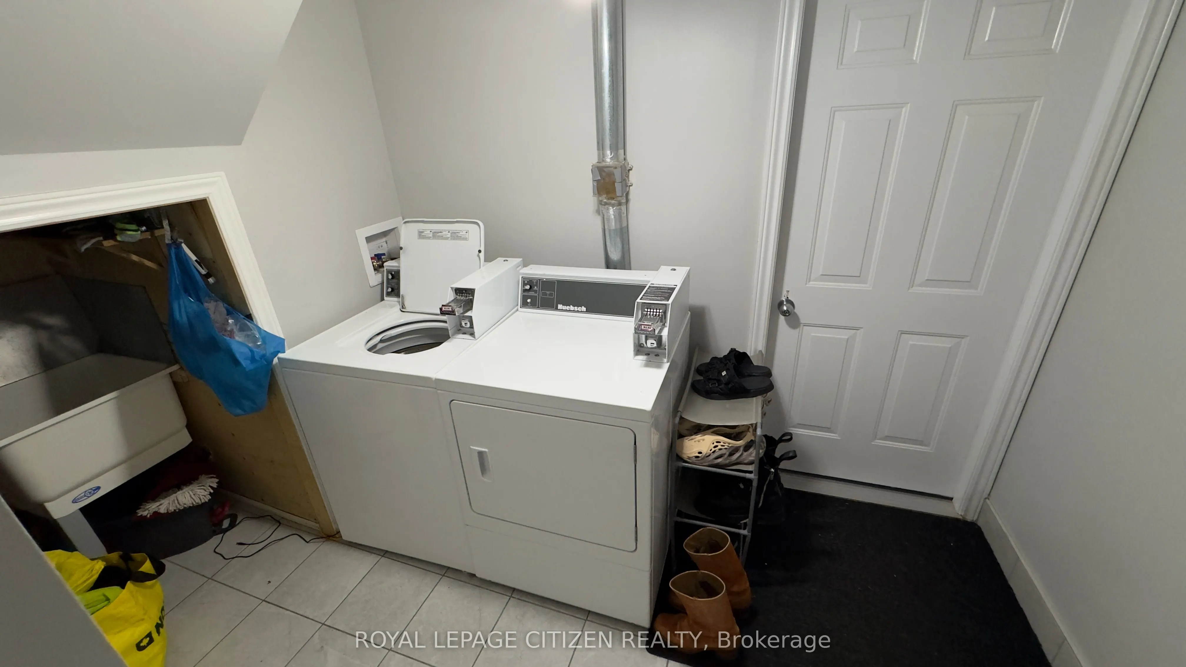 199 Habitant Drive S, #lower