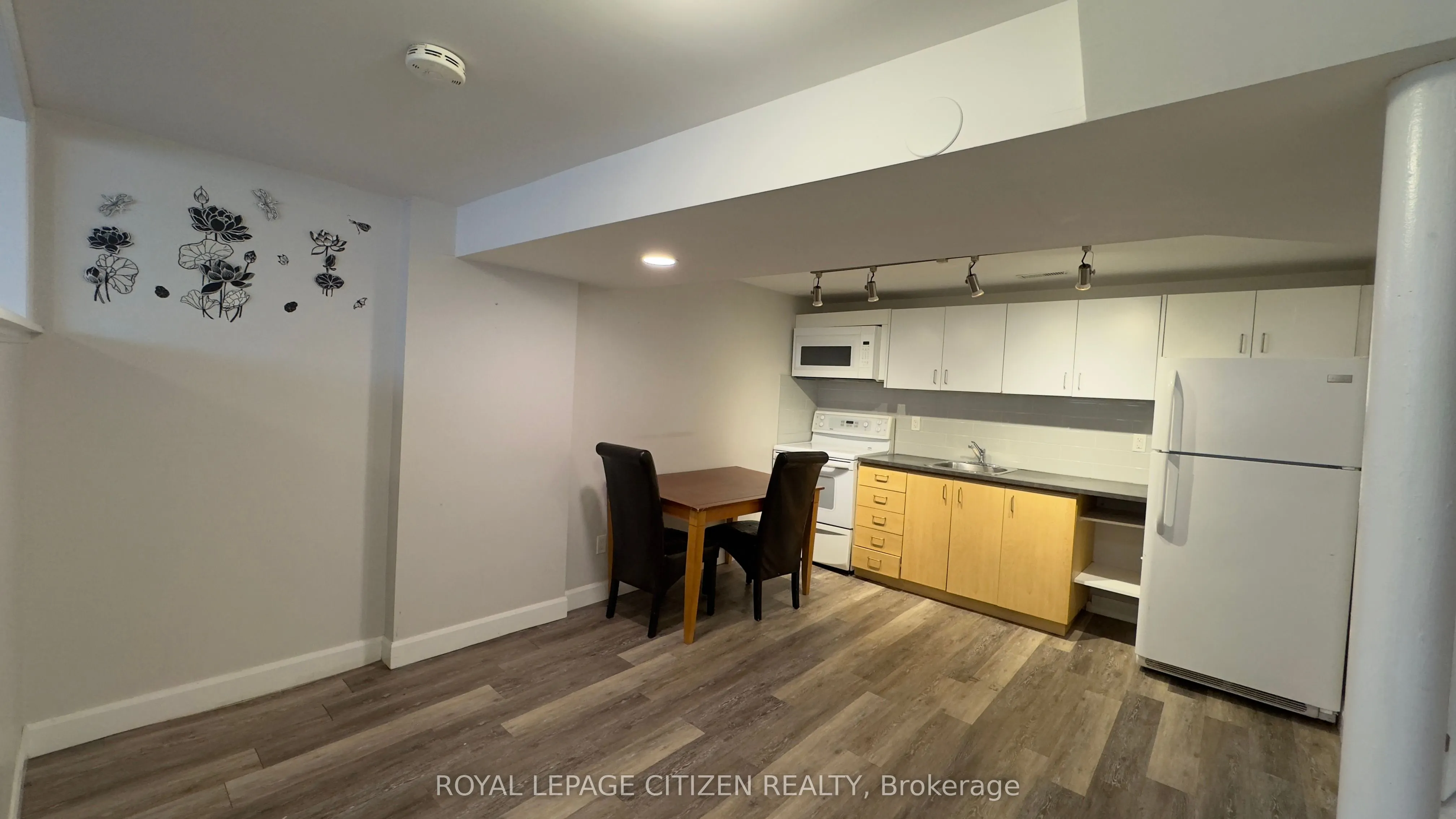 199 Habitant Drive S, #lower