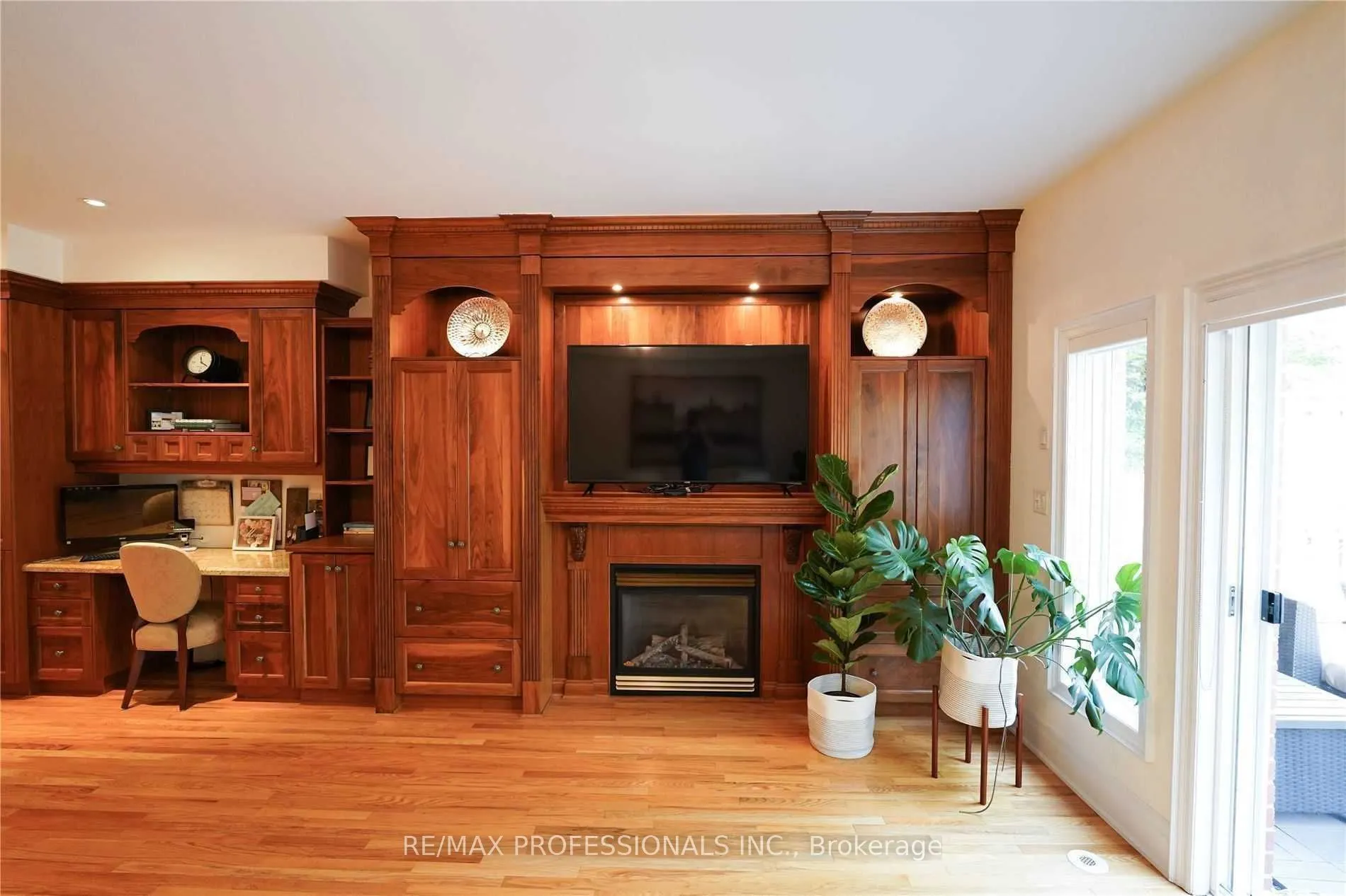 137 St Lawrence Drive, #11