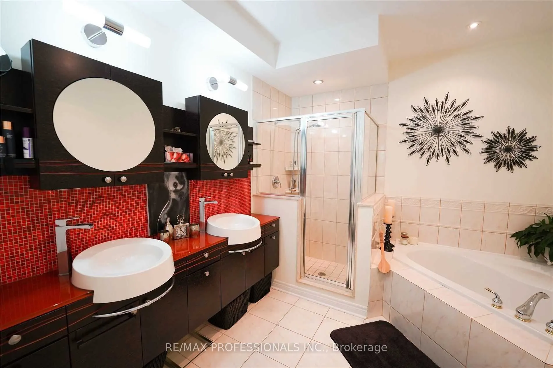 137 St Lawrence Drive, #11