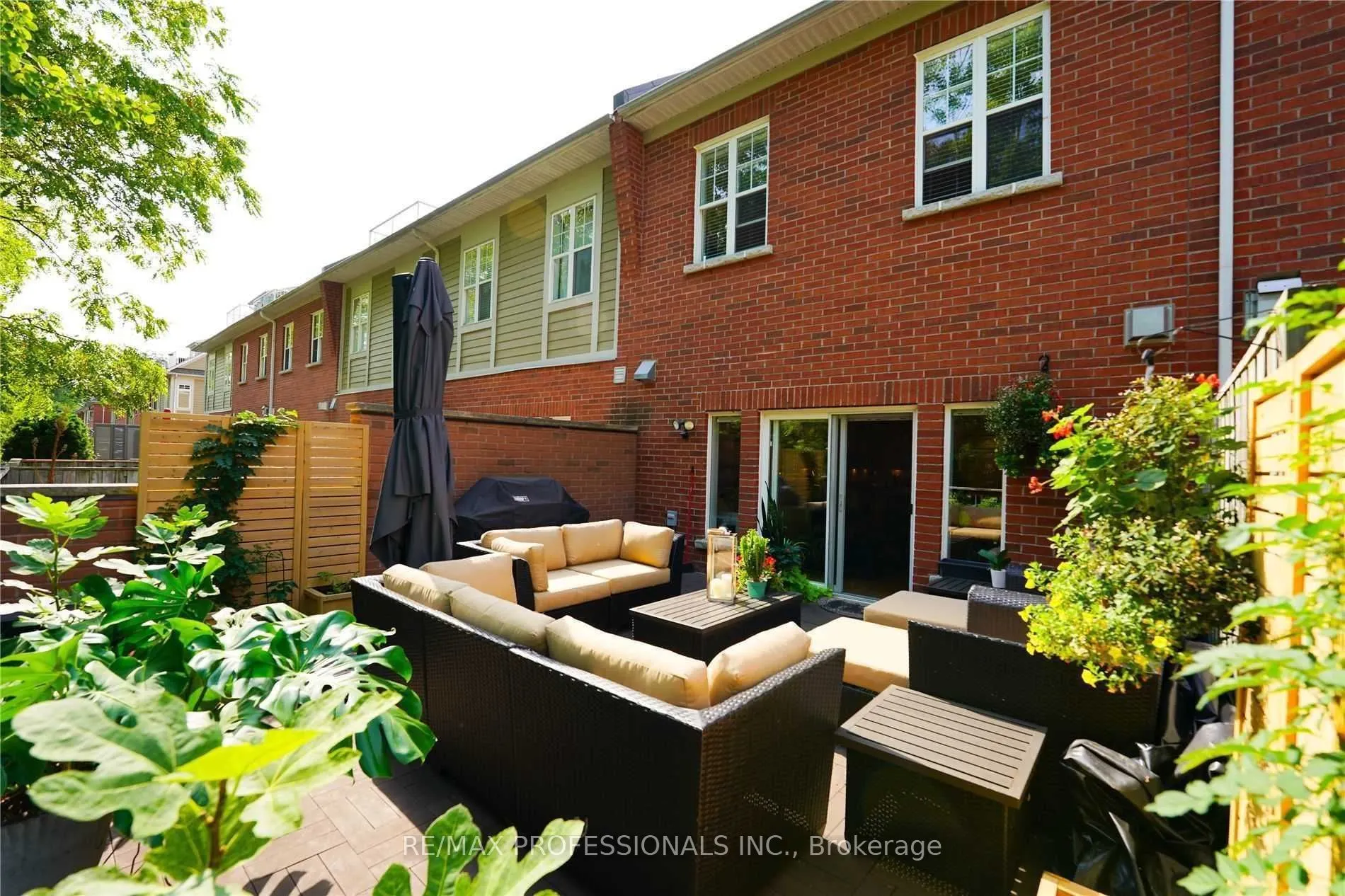 137 St Lawrence Drive, #11