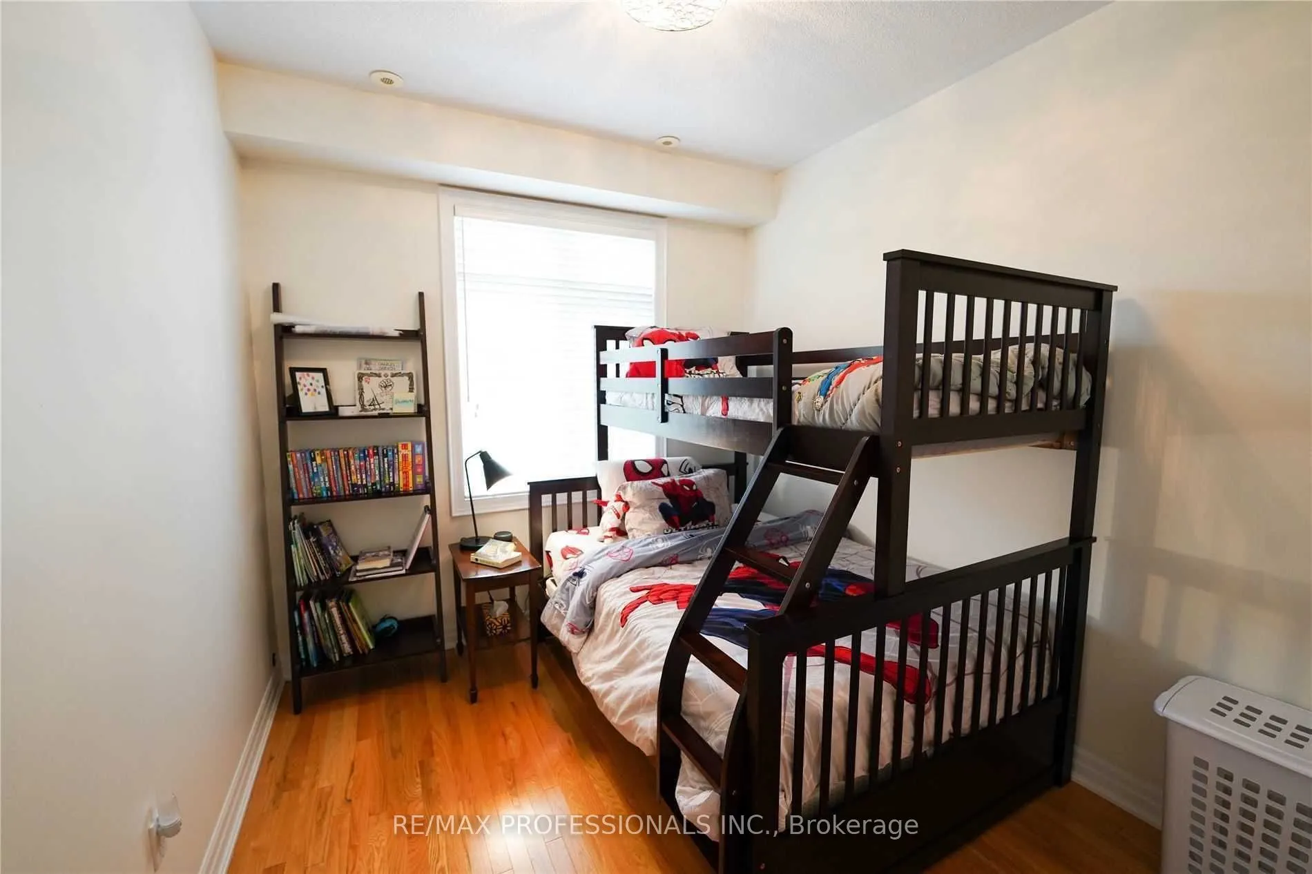 137 St Lawrence Drive, #11