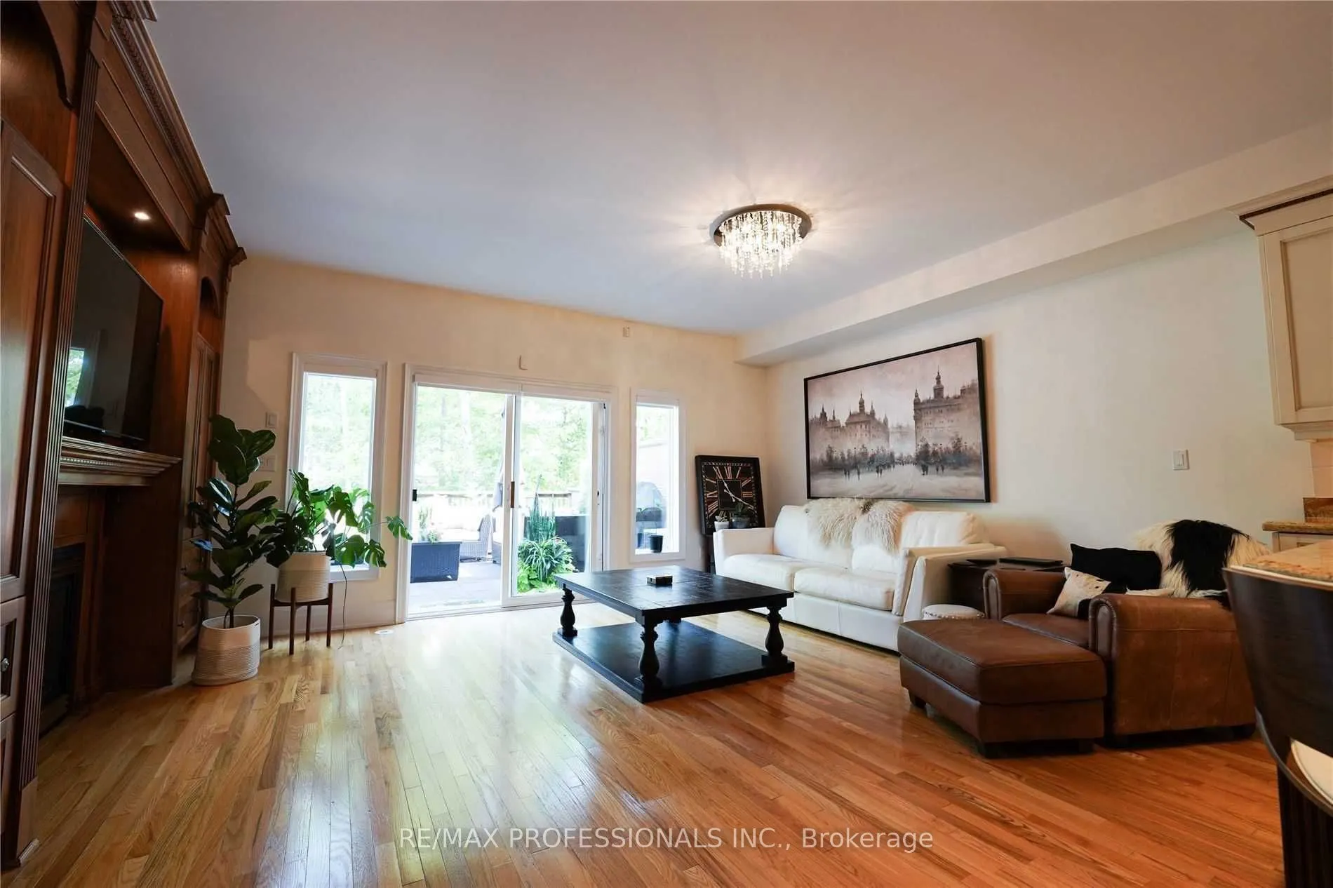 137 St Lawrence Drive, #11