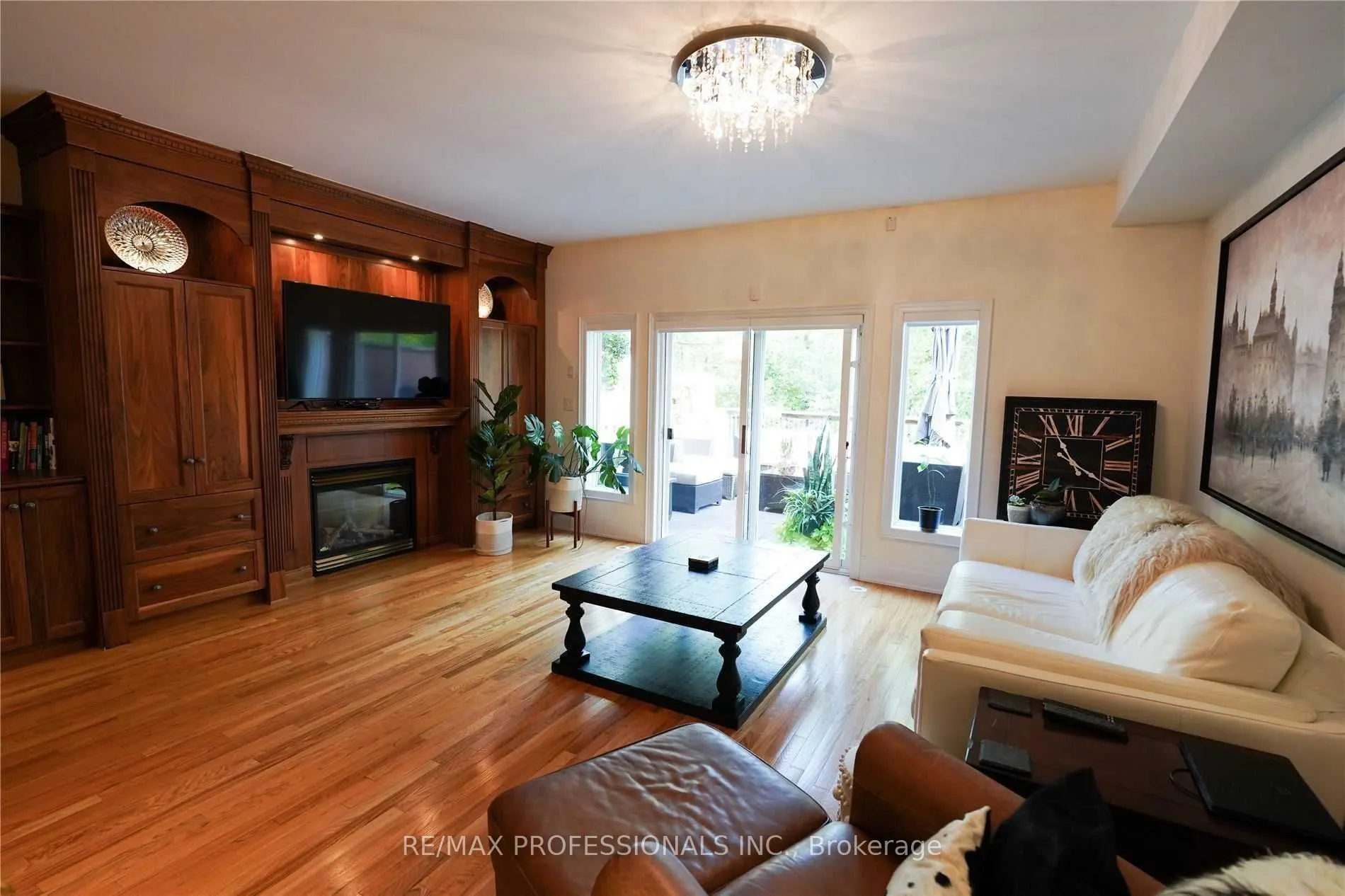 137 St Lawrence Drive, #11