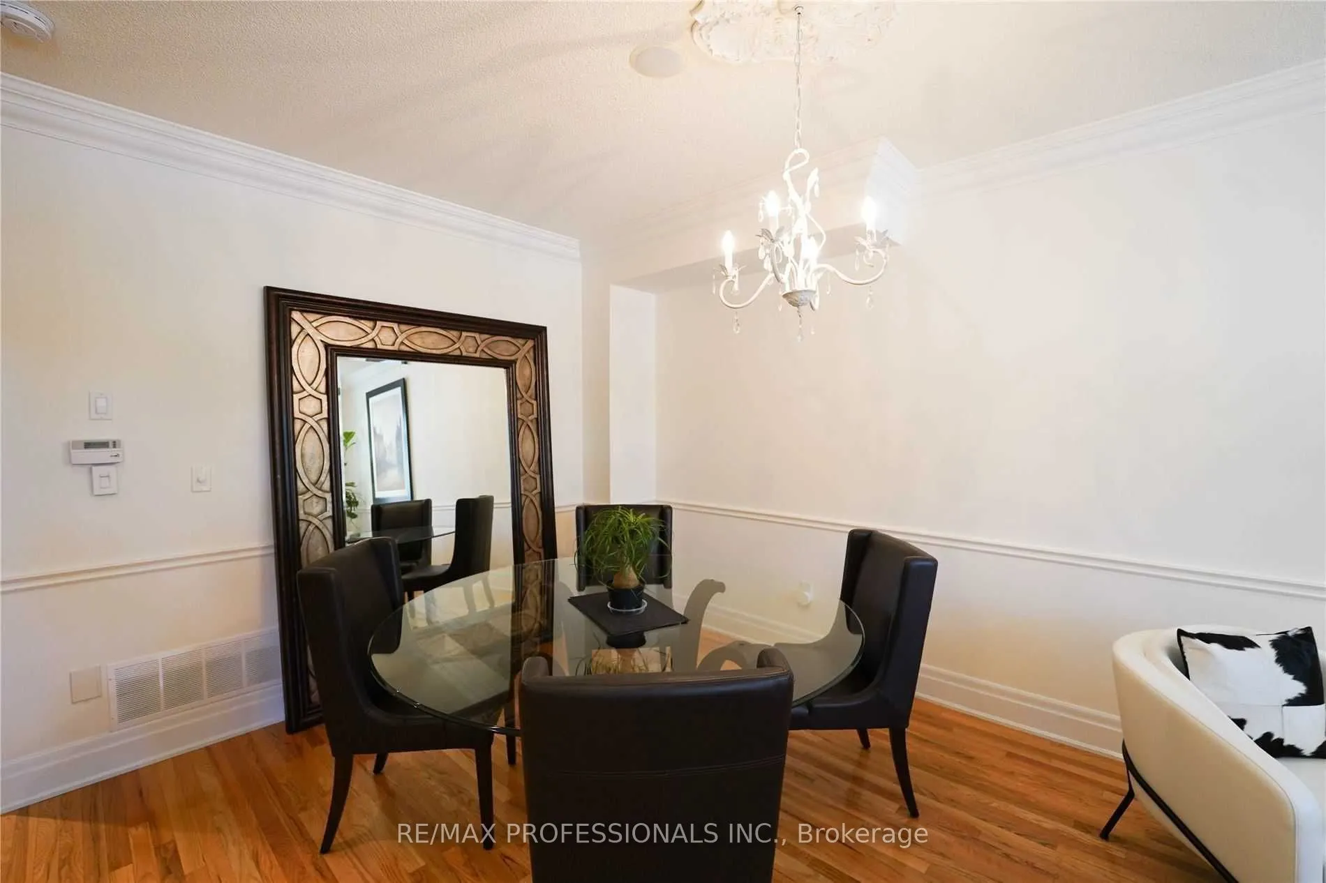 137 St Lawrence Drive, #11