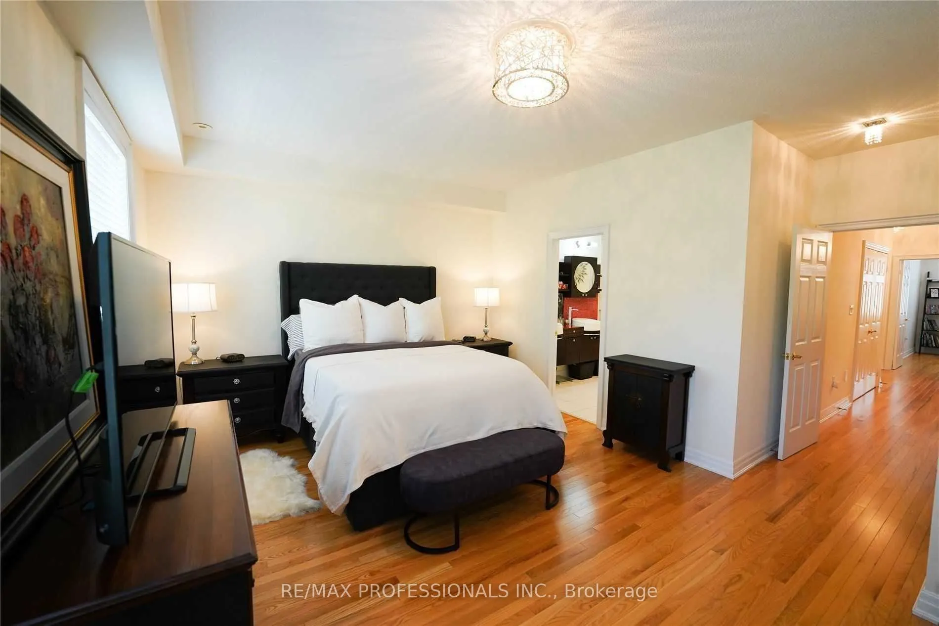 137 St Lawrence Drive, #11