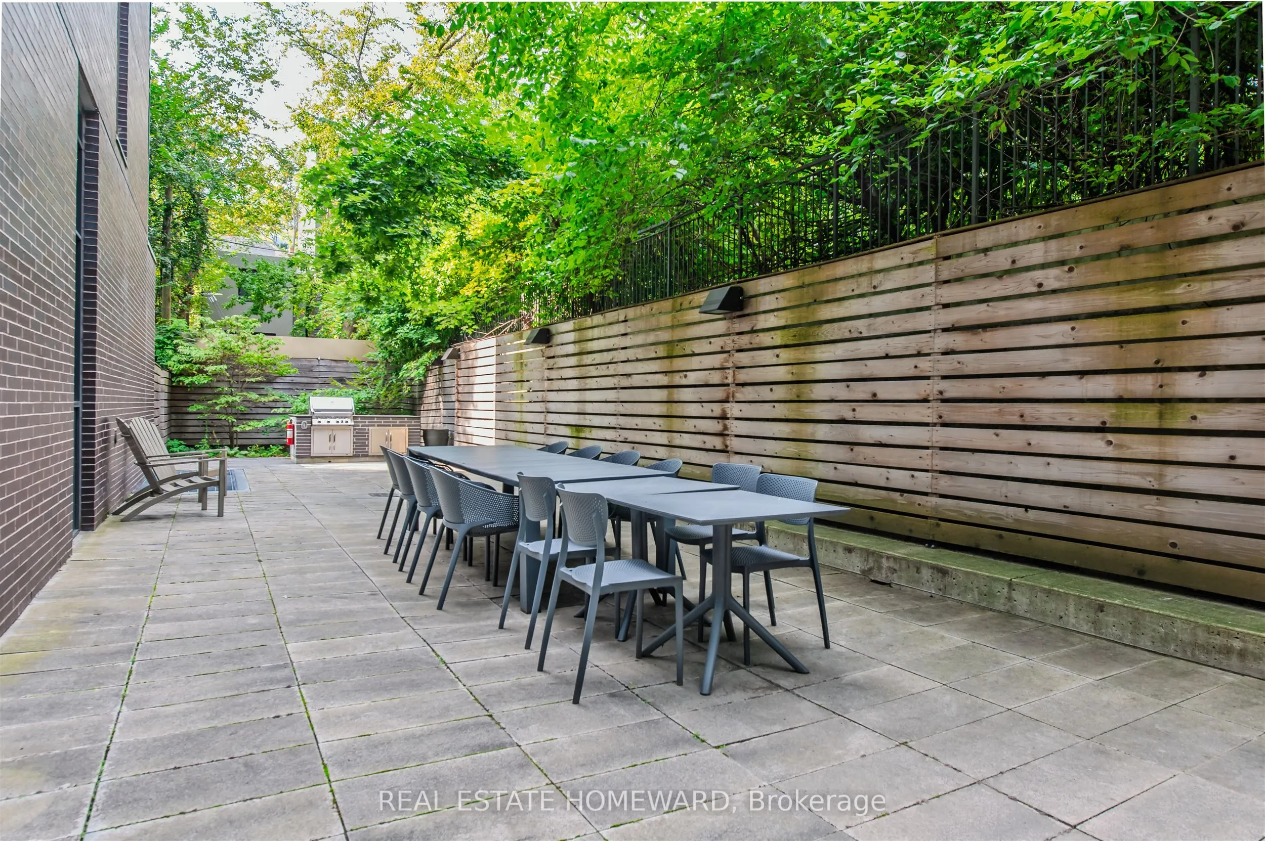 38 Howard Park Avenue, #424