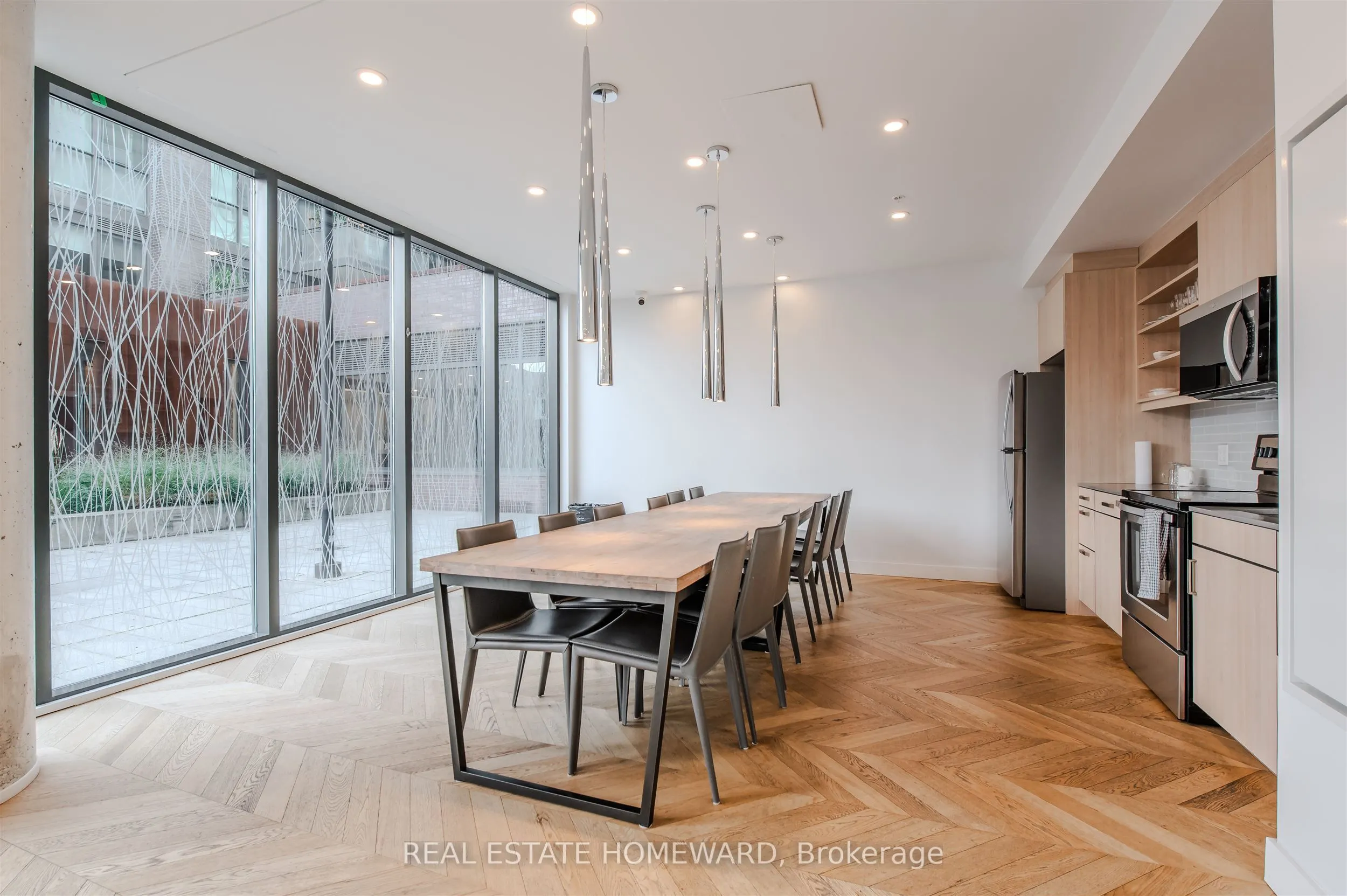 38 Howard Park Avenue, #424