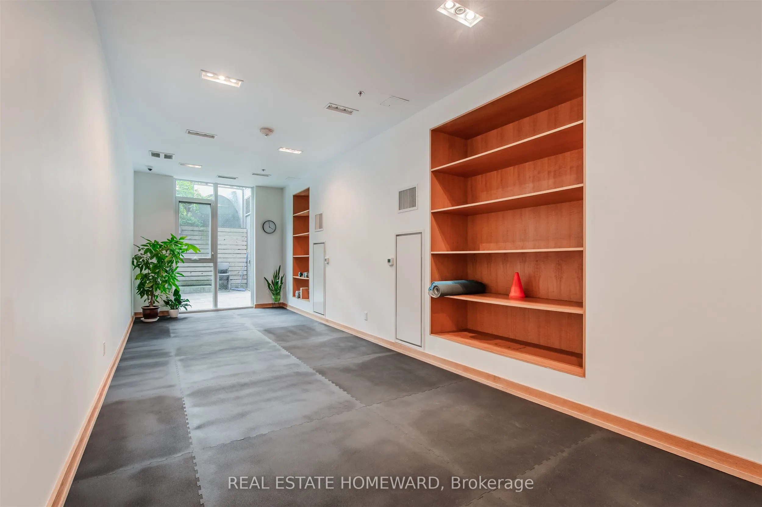 38 Howard Park Avenue, #424