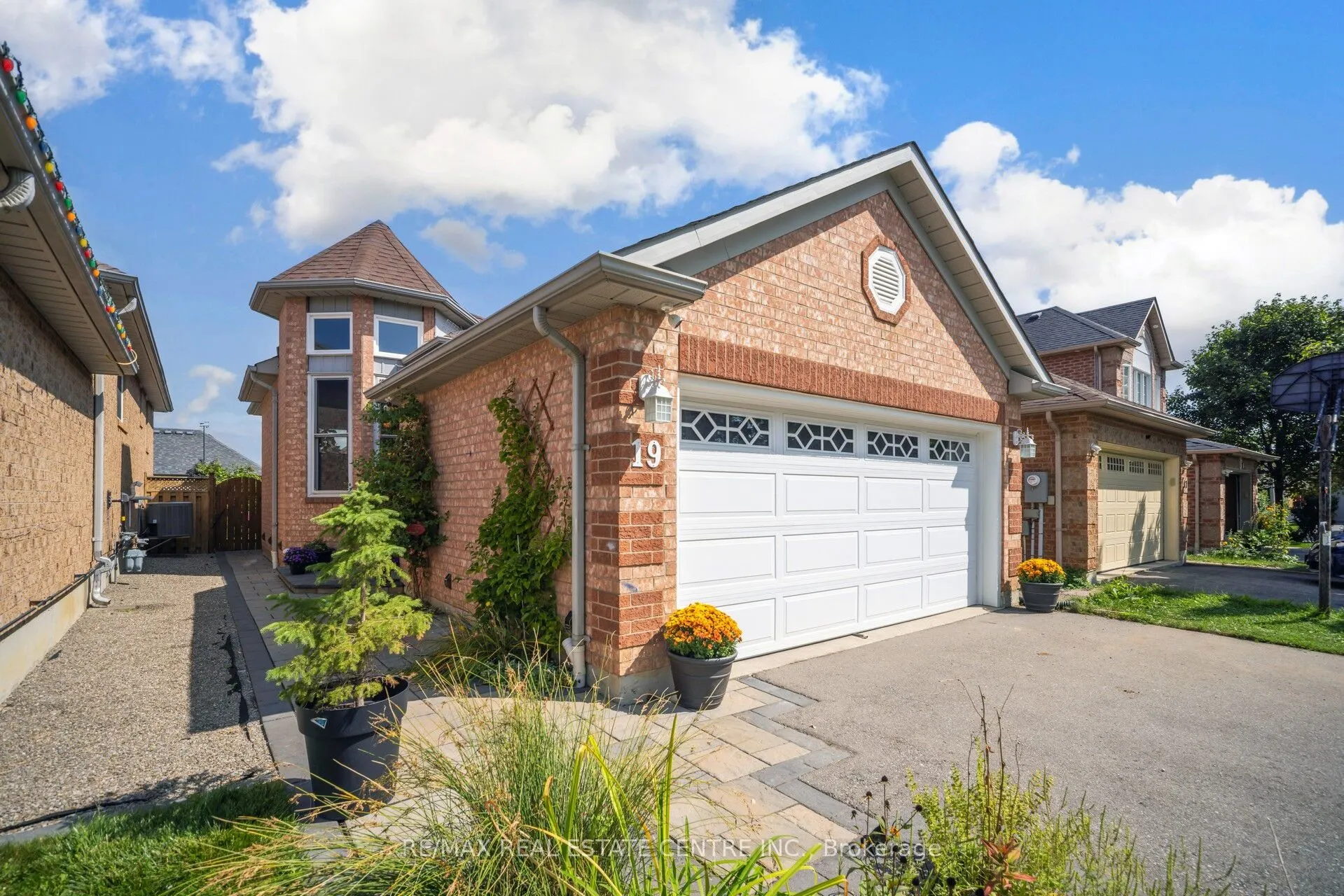 19 Silkwood Crescent