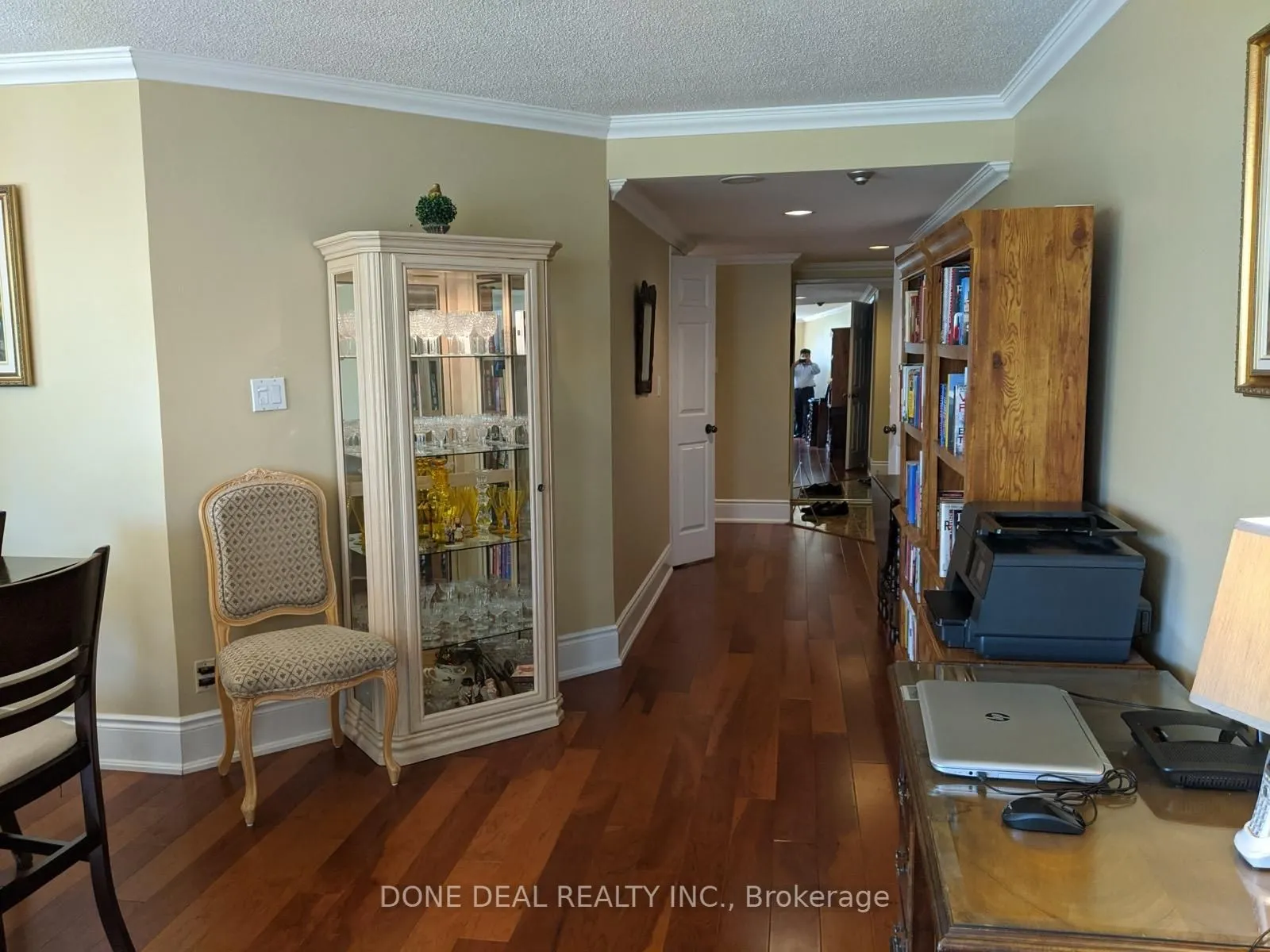 50 Eglinton Avenue W, #207