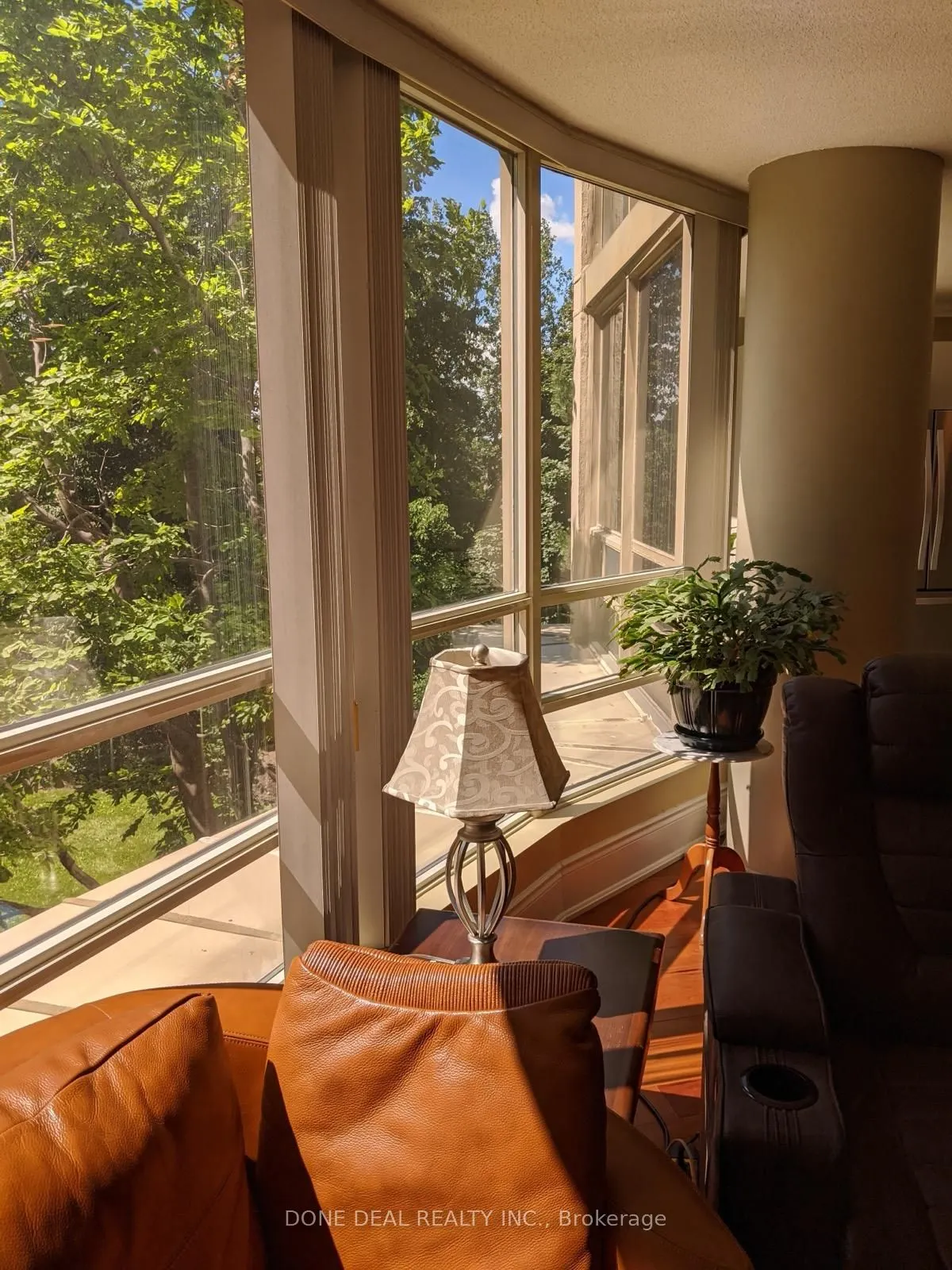 50 Eglinton Avenue W, #207