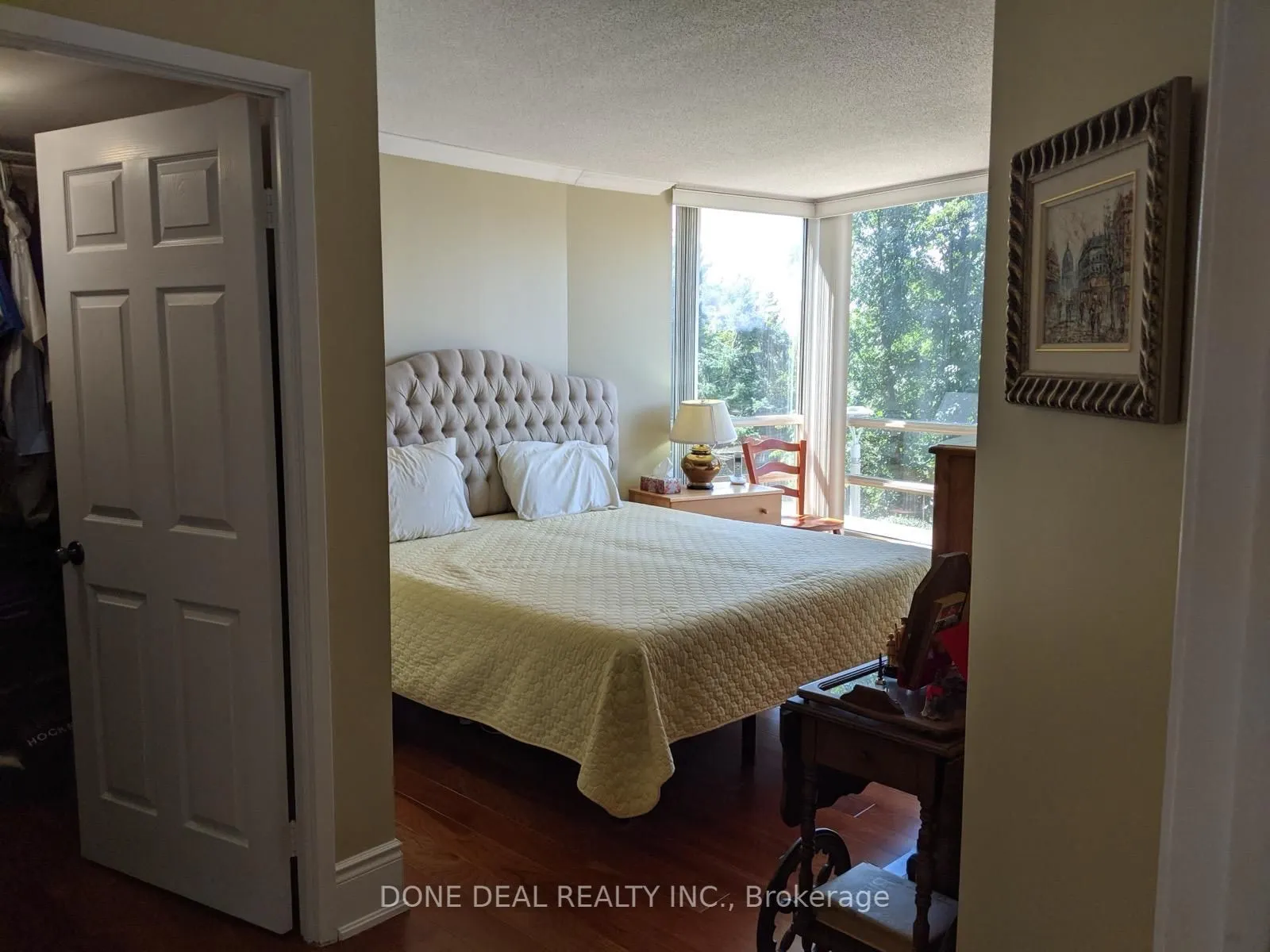 50 Eglinton Avenue W, #207