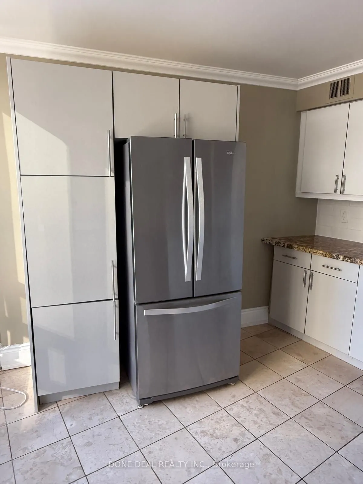 50 Eglinton Avenue W, #207