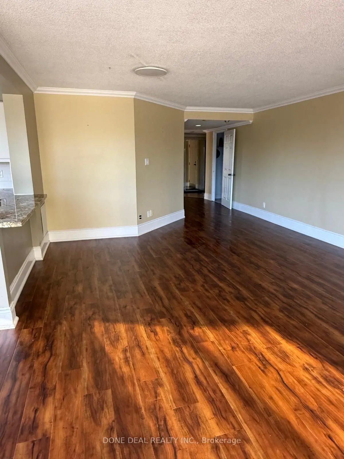 50 Eglinton Avenue W, #207