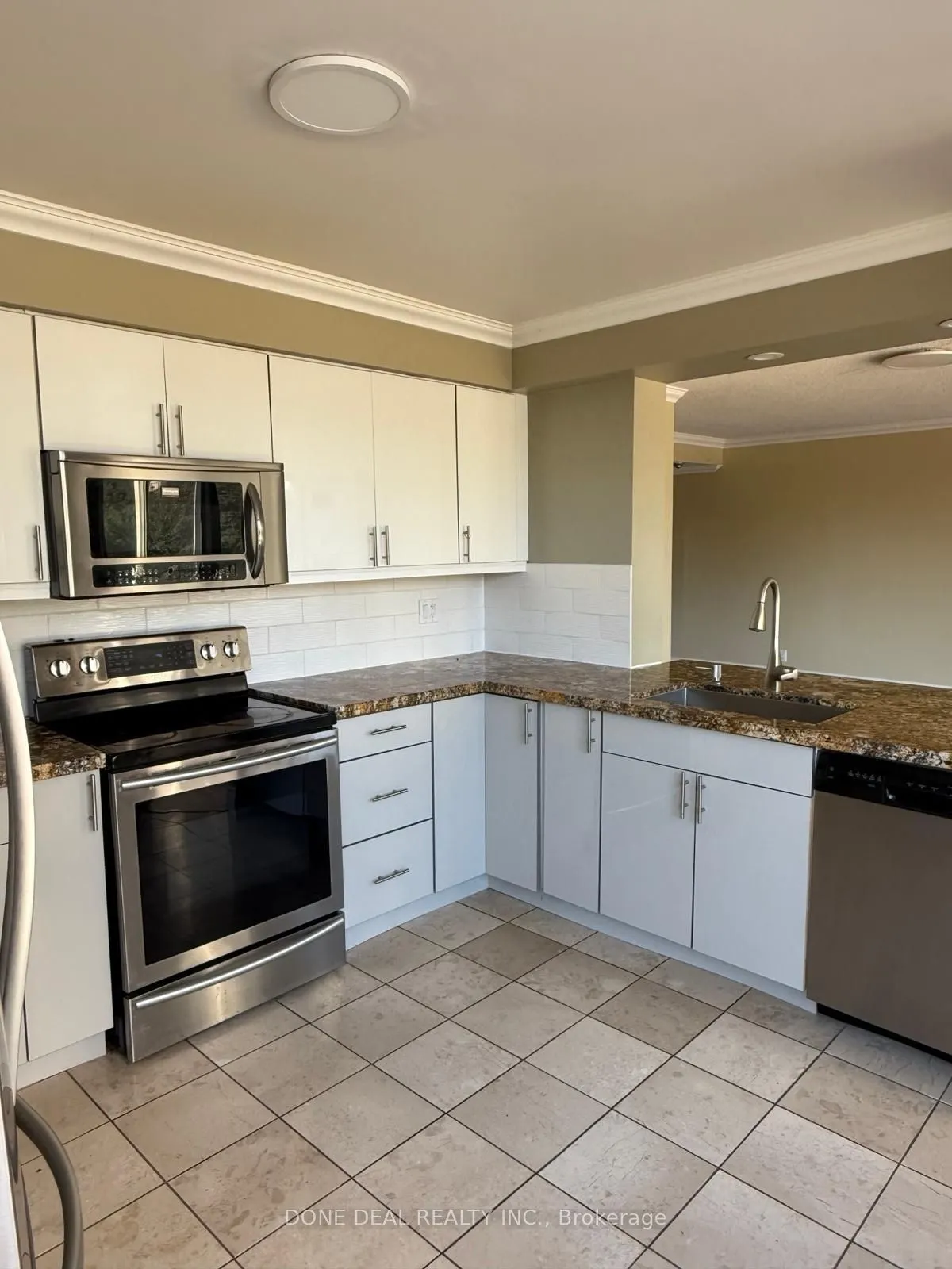 50 Eglinton Avenue W, #207