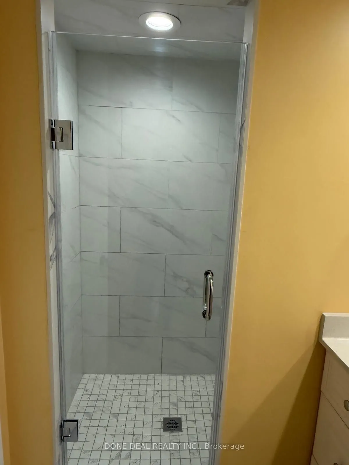50 Eglinton Avenue W, #207
