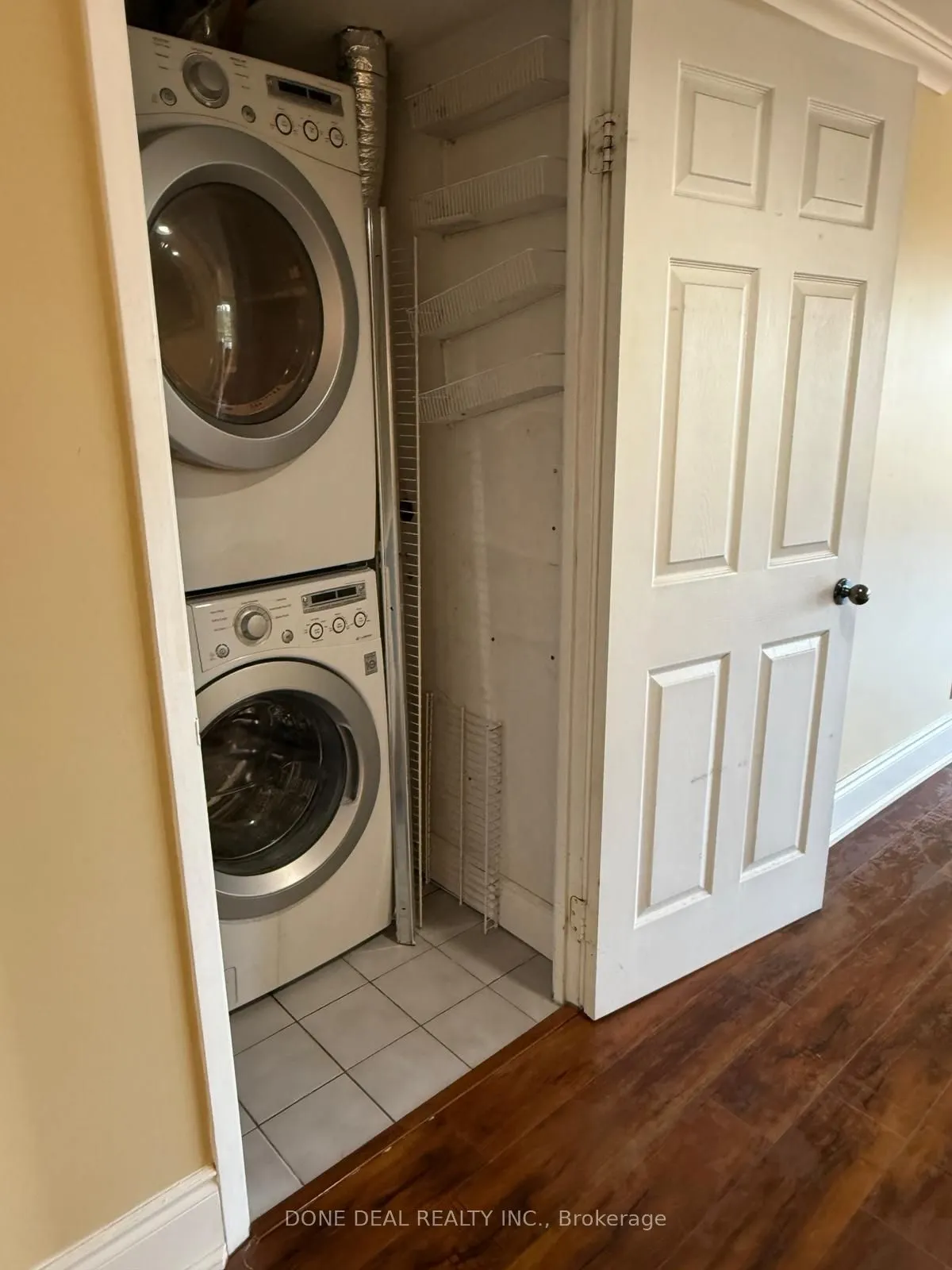 50 Eglinton Avenue W, #207