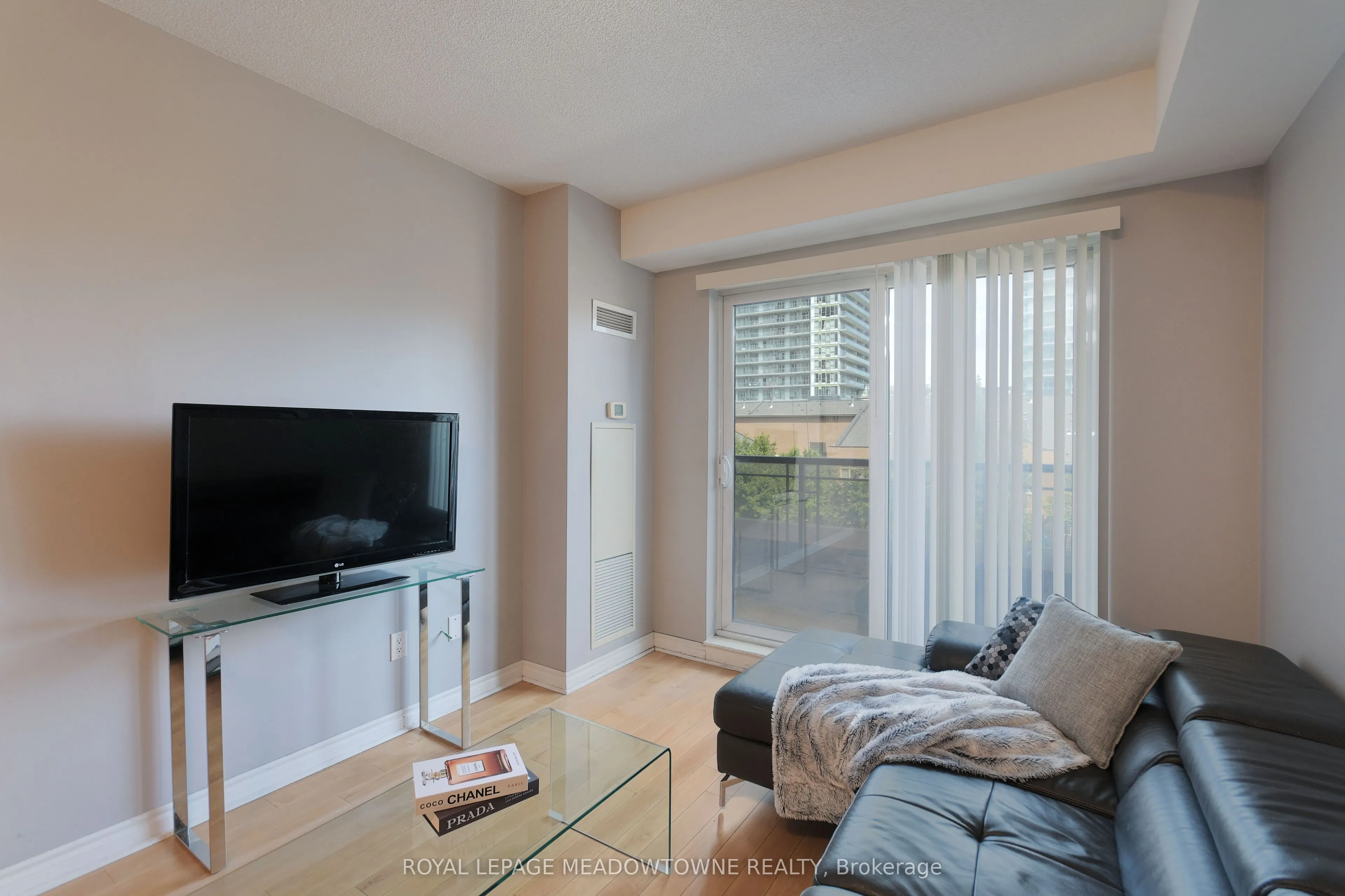 385 Prince Of Wales Drive, #307
