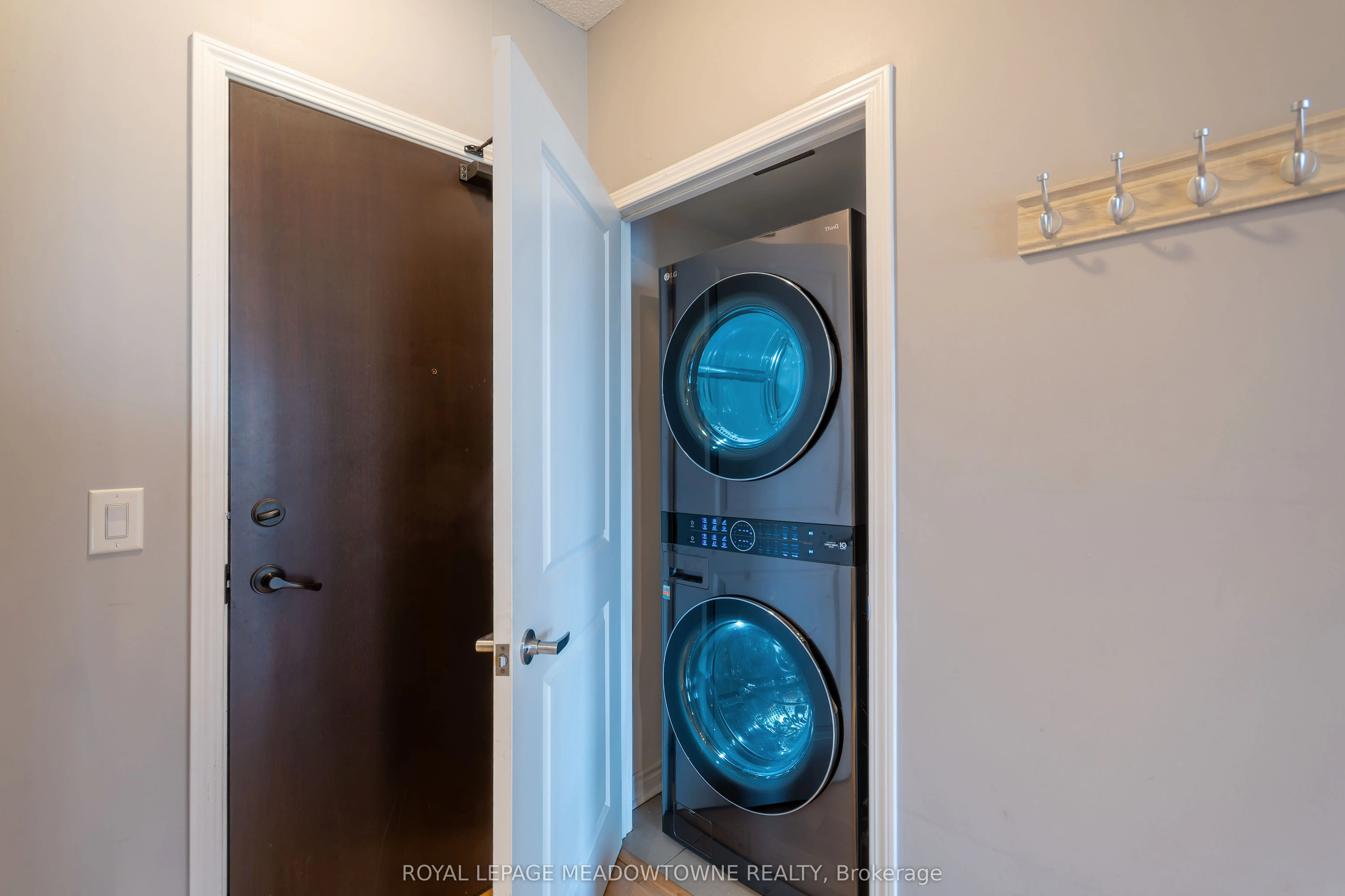385 Prince Of Wales Drive, #307