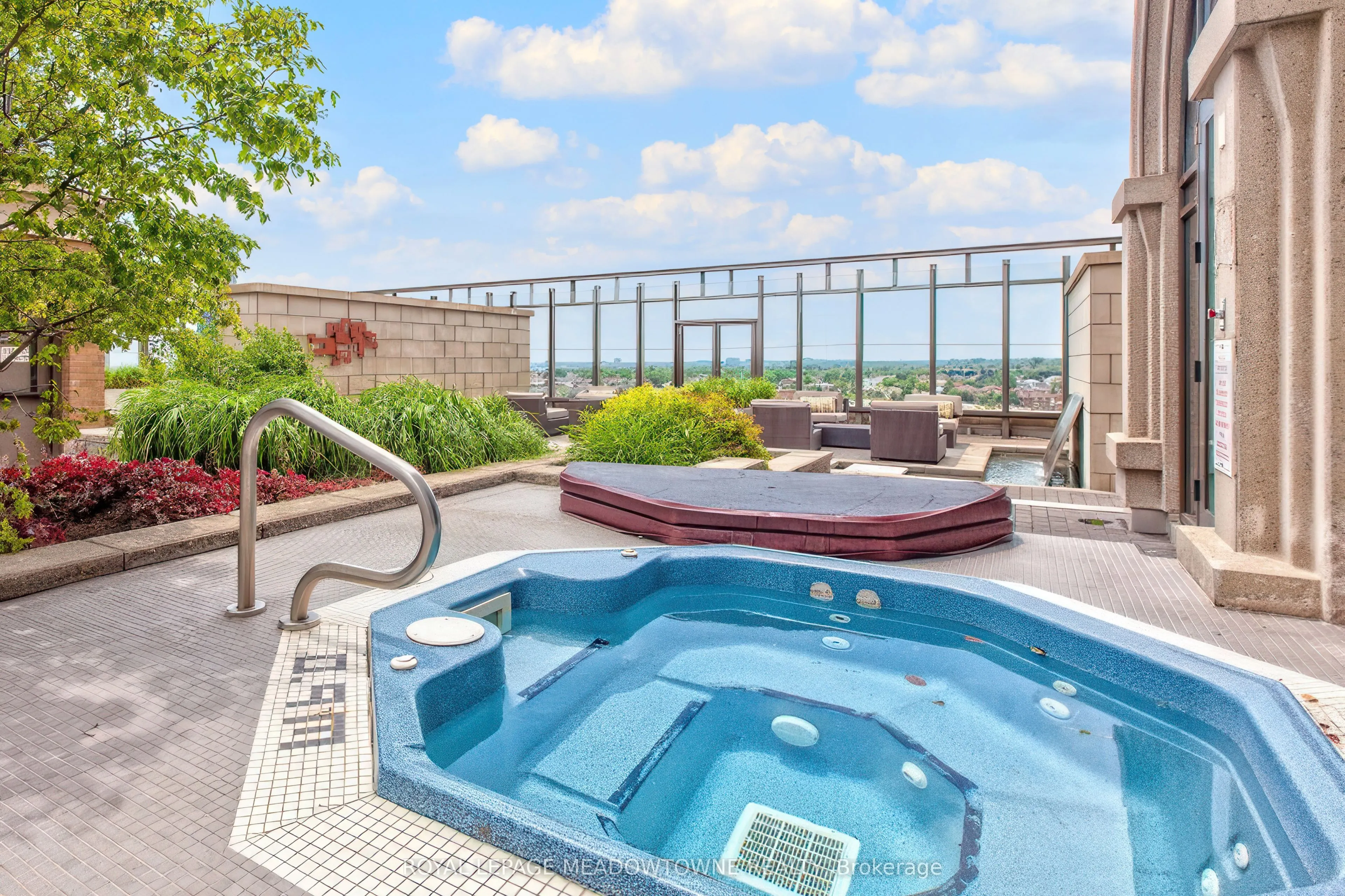385 Prince Of Wales Drive, #307