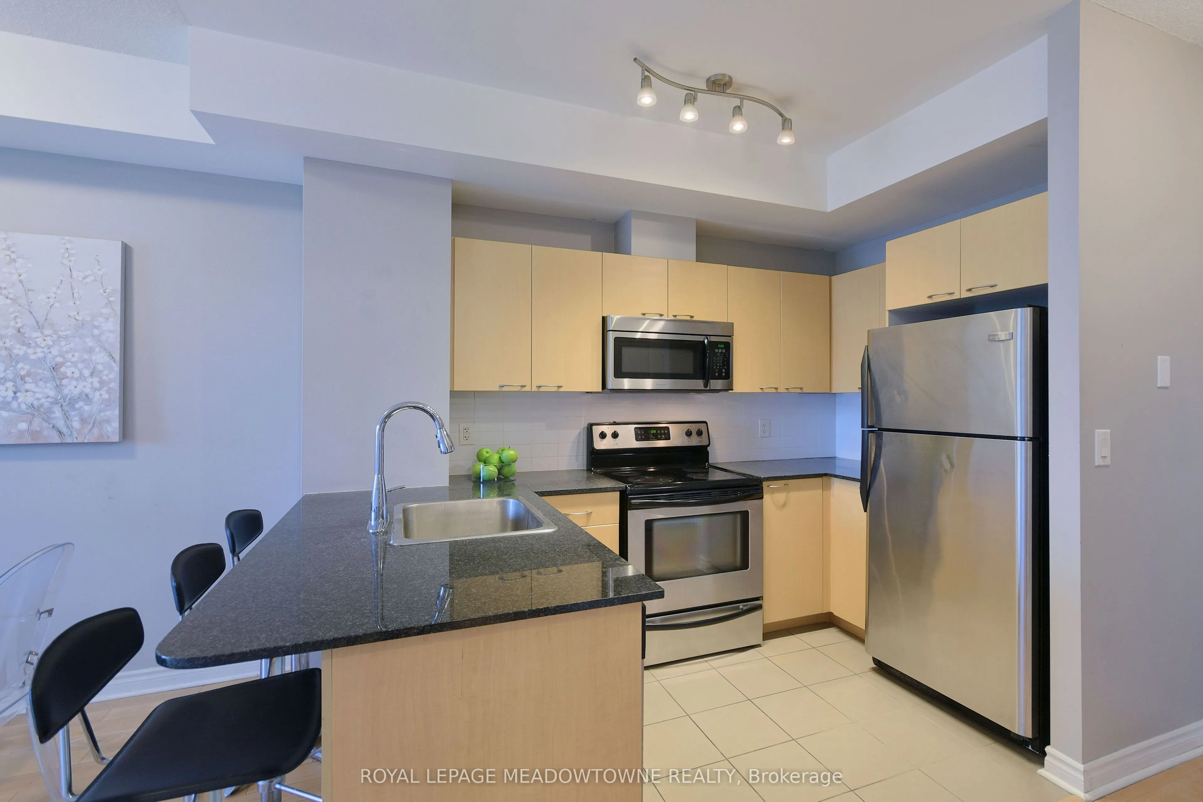 385 Prince Of Wales Drive, #307