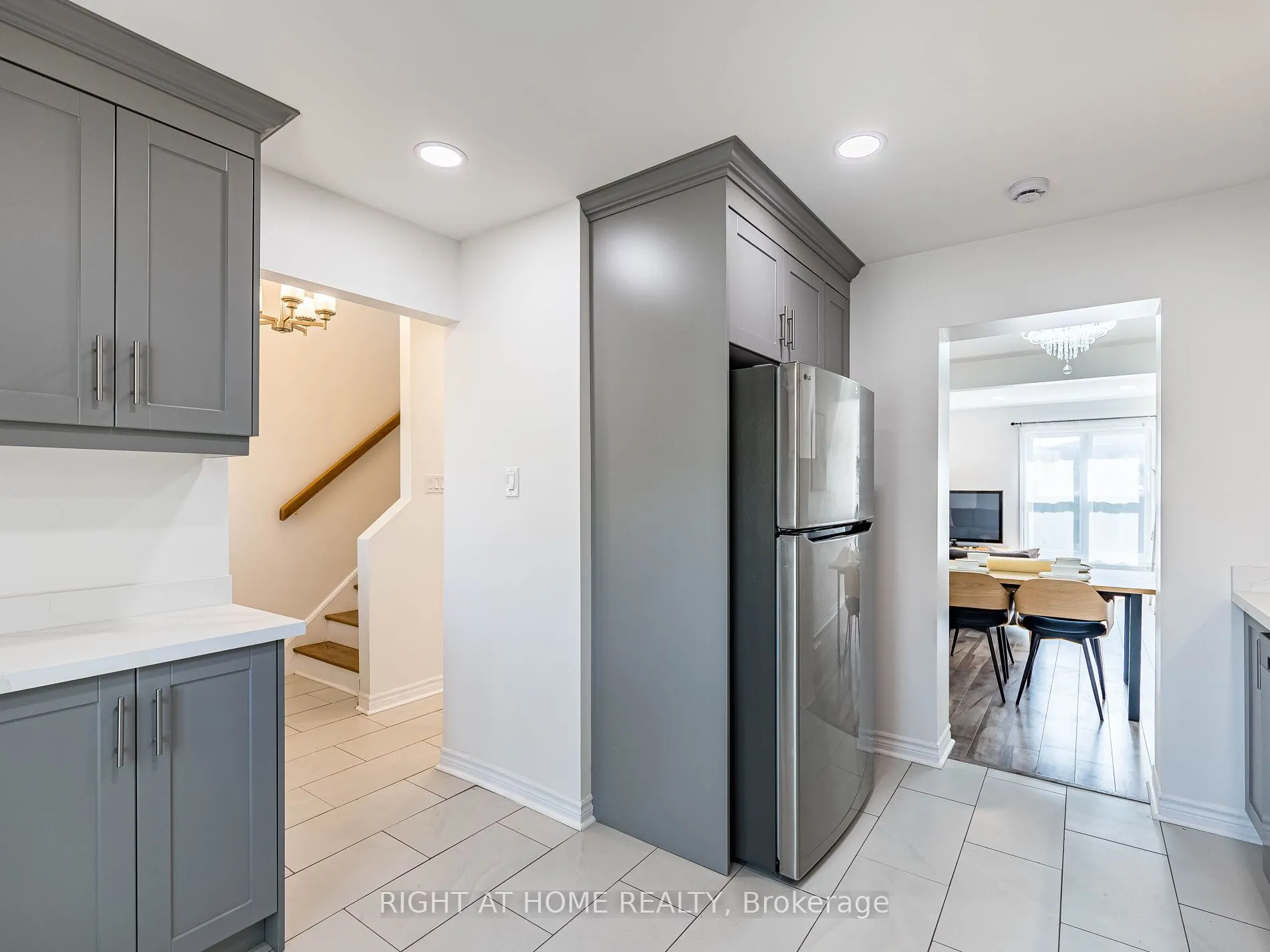 2 Giles Court