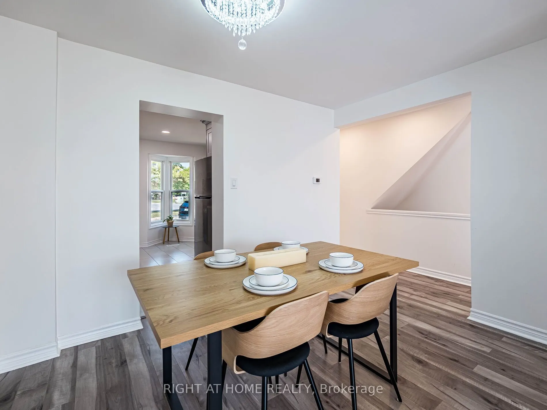 2 Giles Court