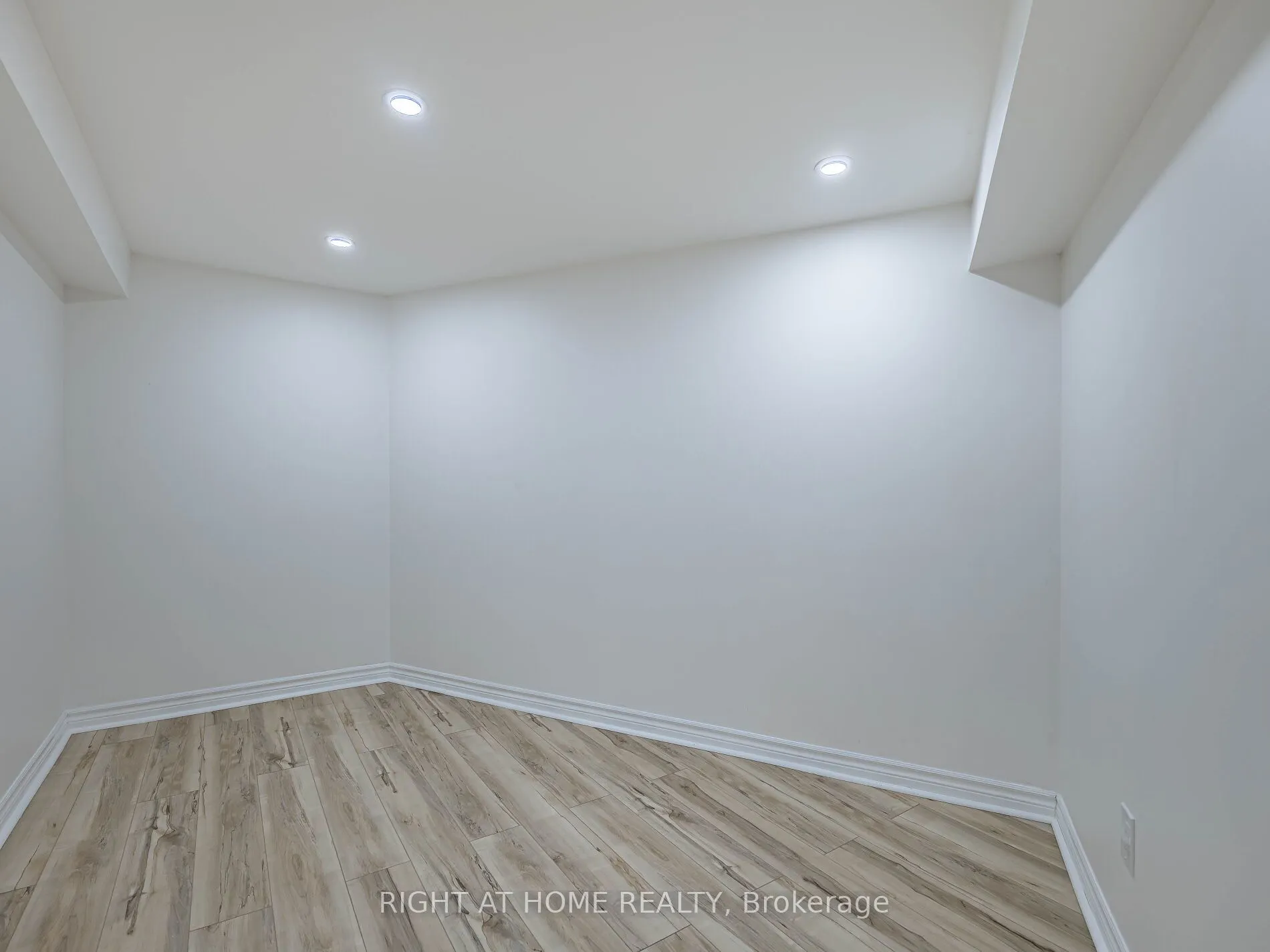 2 Giles Court
