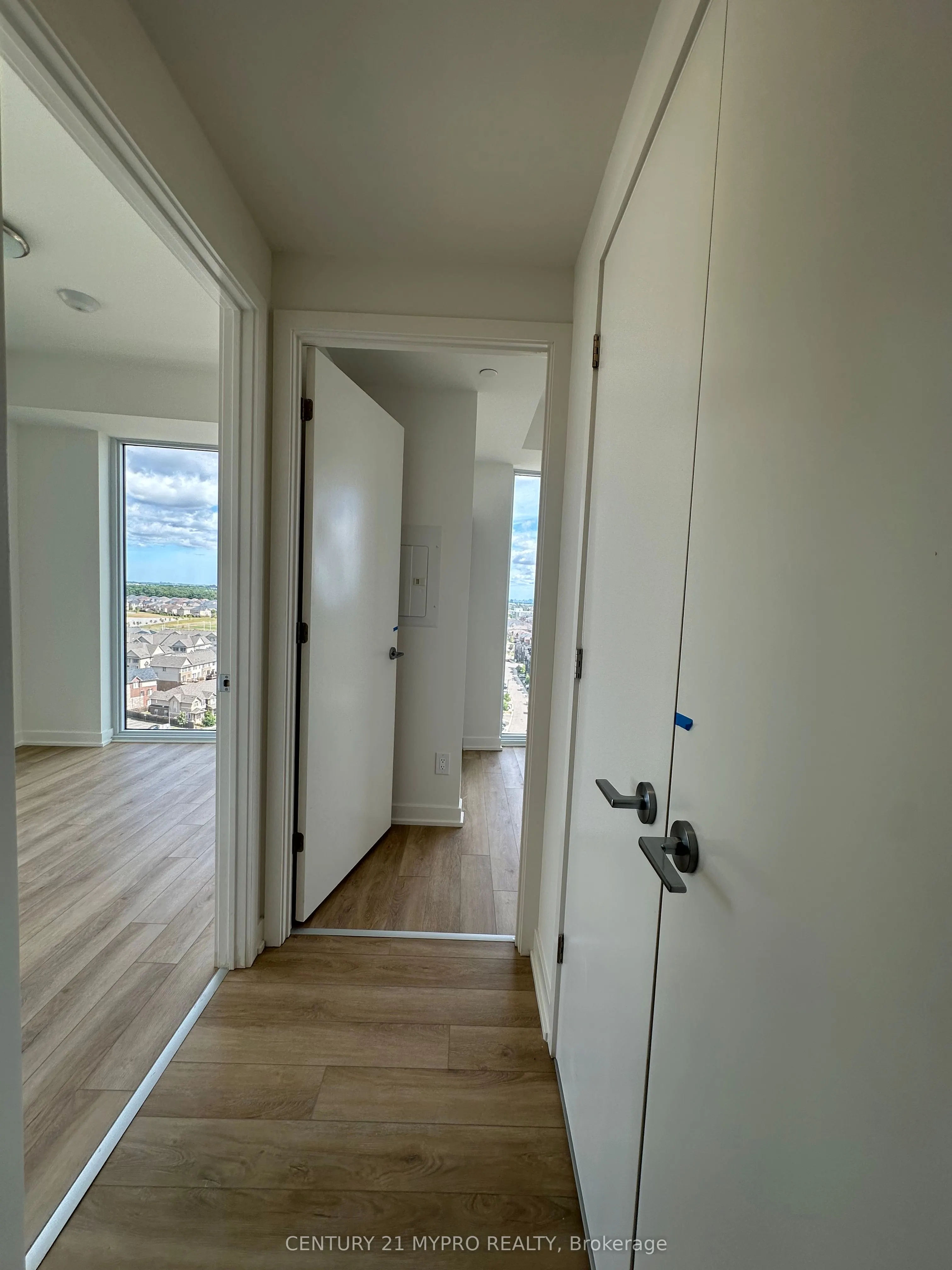 3079 Trafalgar Road, #1407