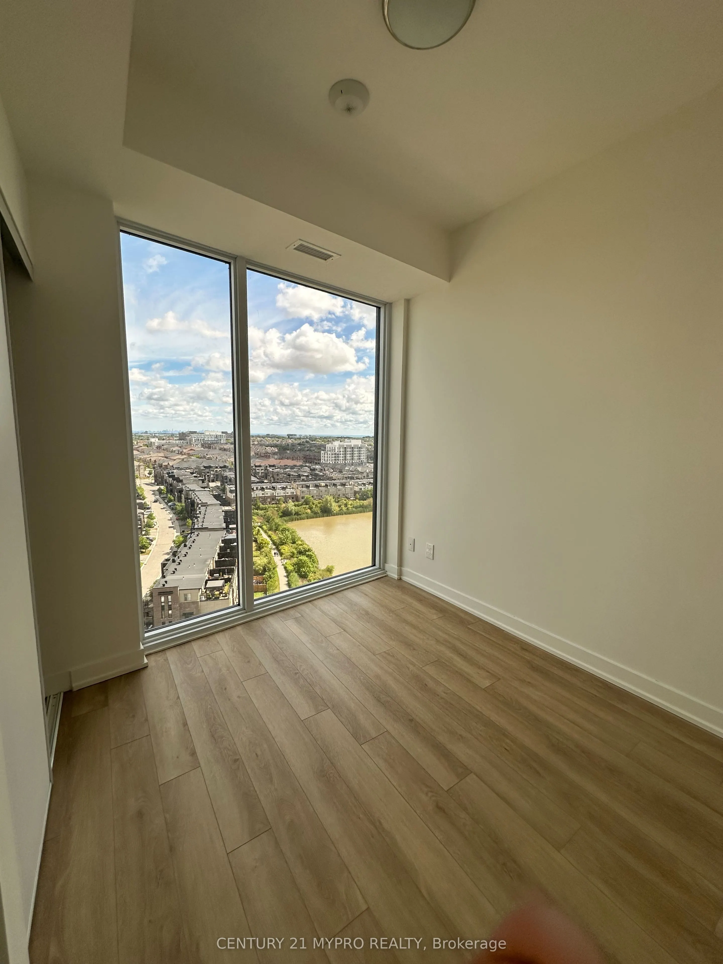 3079 Trafalgar Road, #1407