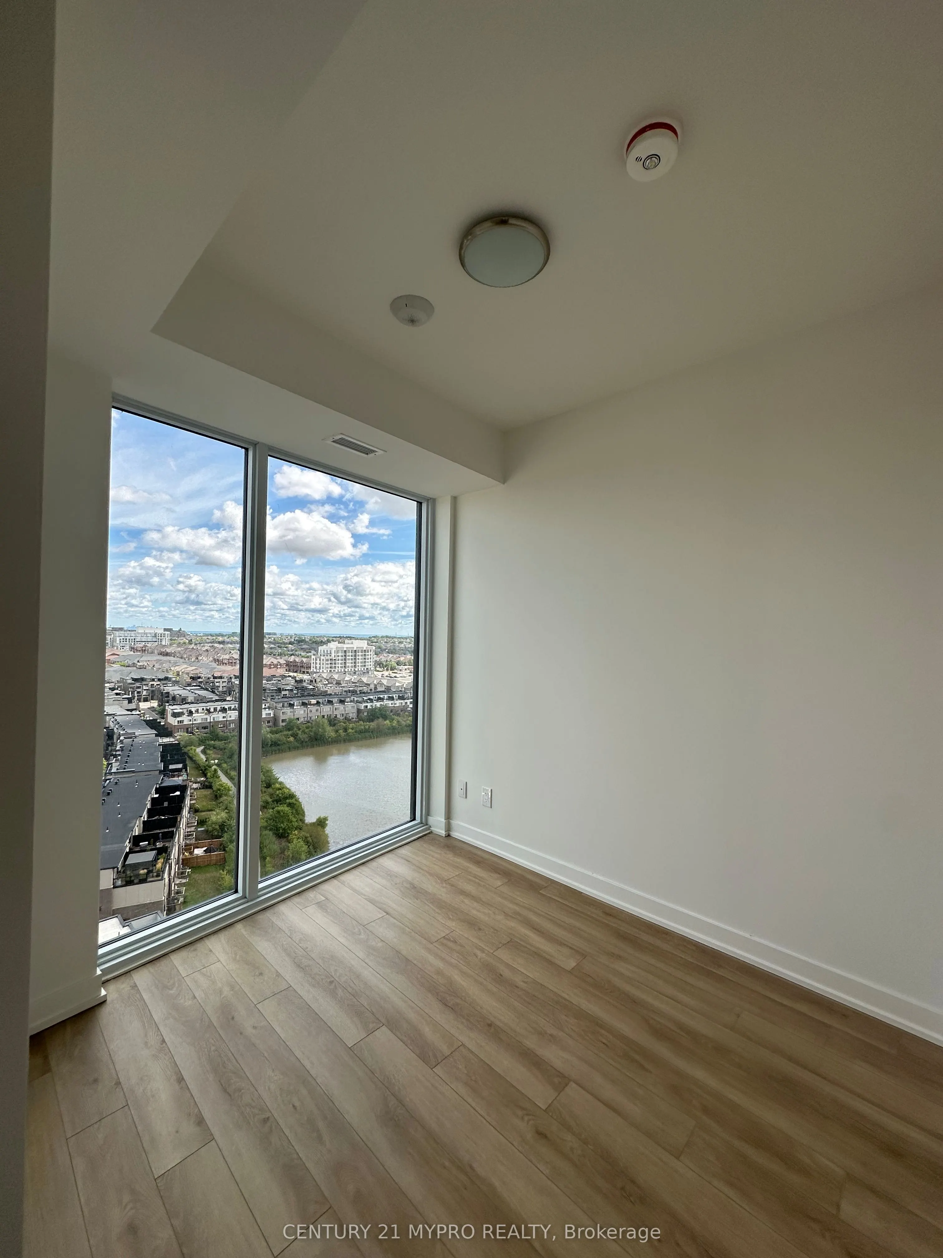 3079 Trafalgar Road, #1407