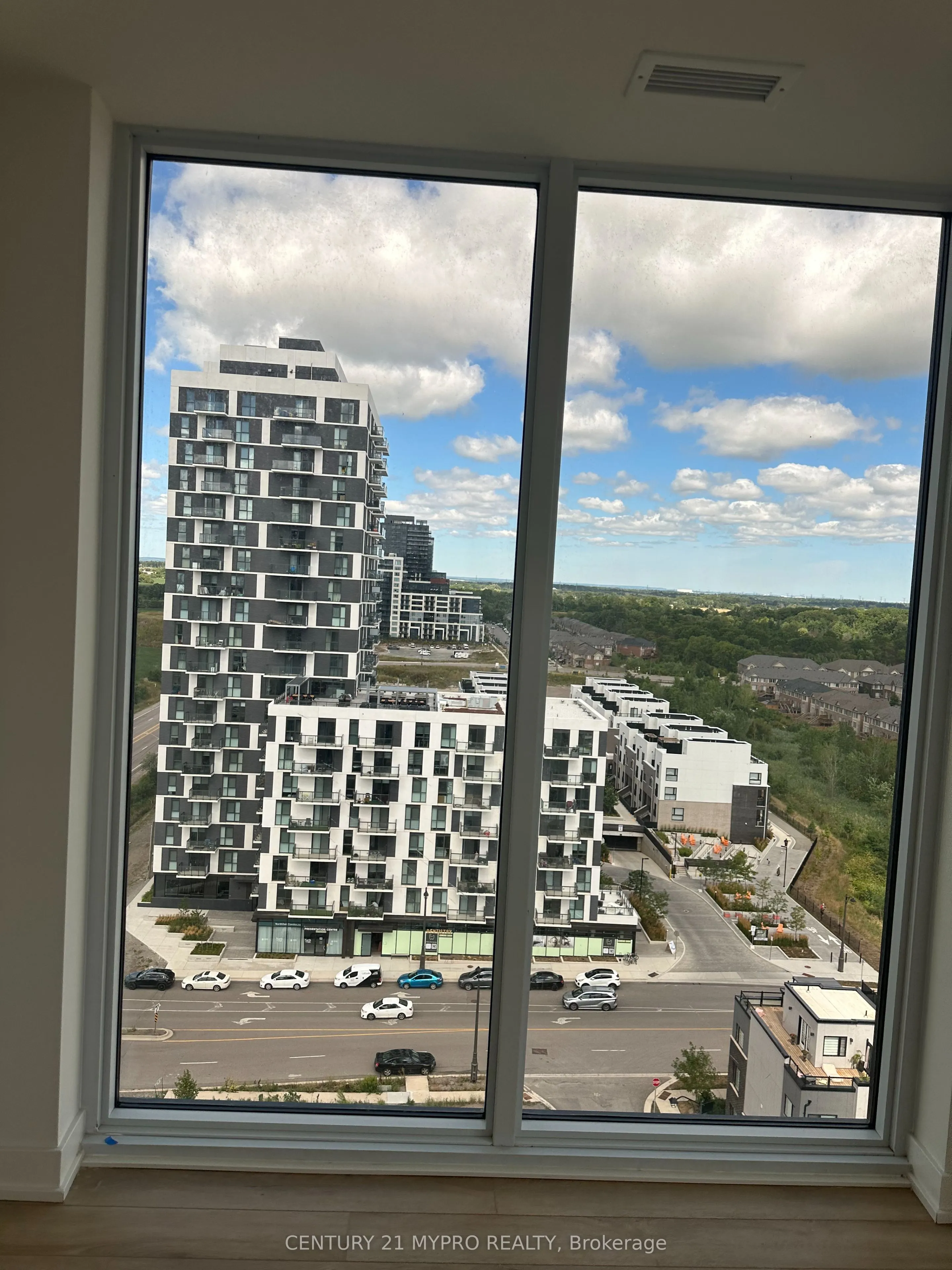 3079 Trafalgar Road, #1407