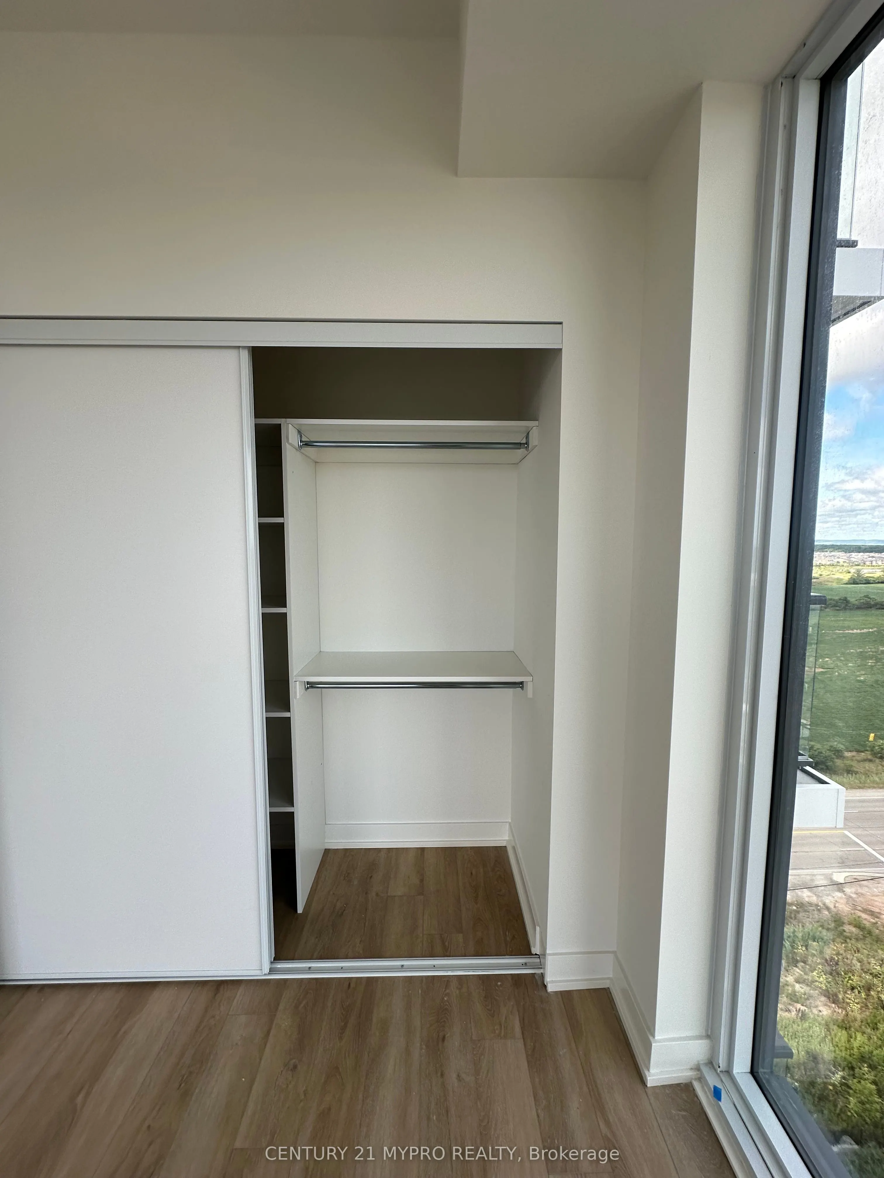 3079 Trafalgar Road, #1407