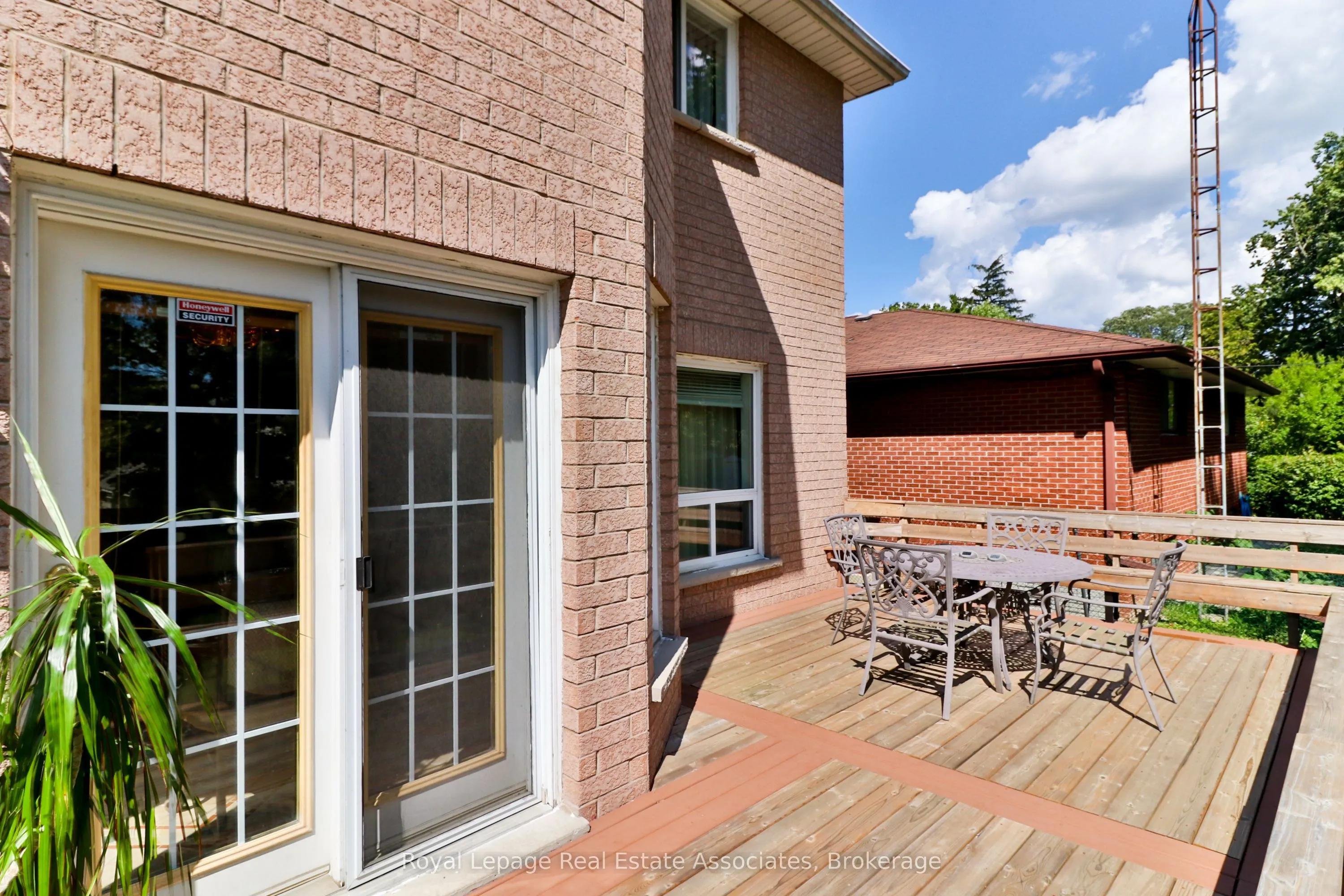 38 Eaglewood Boulevard