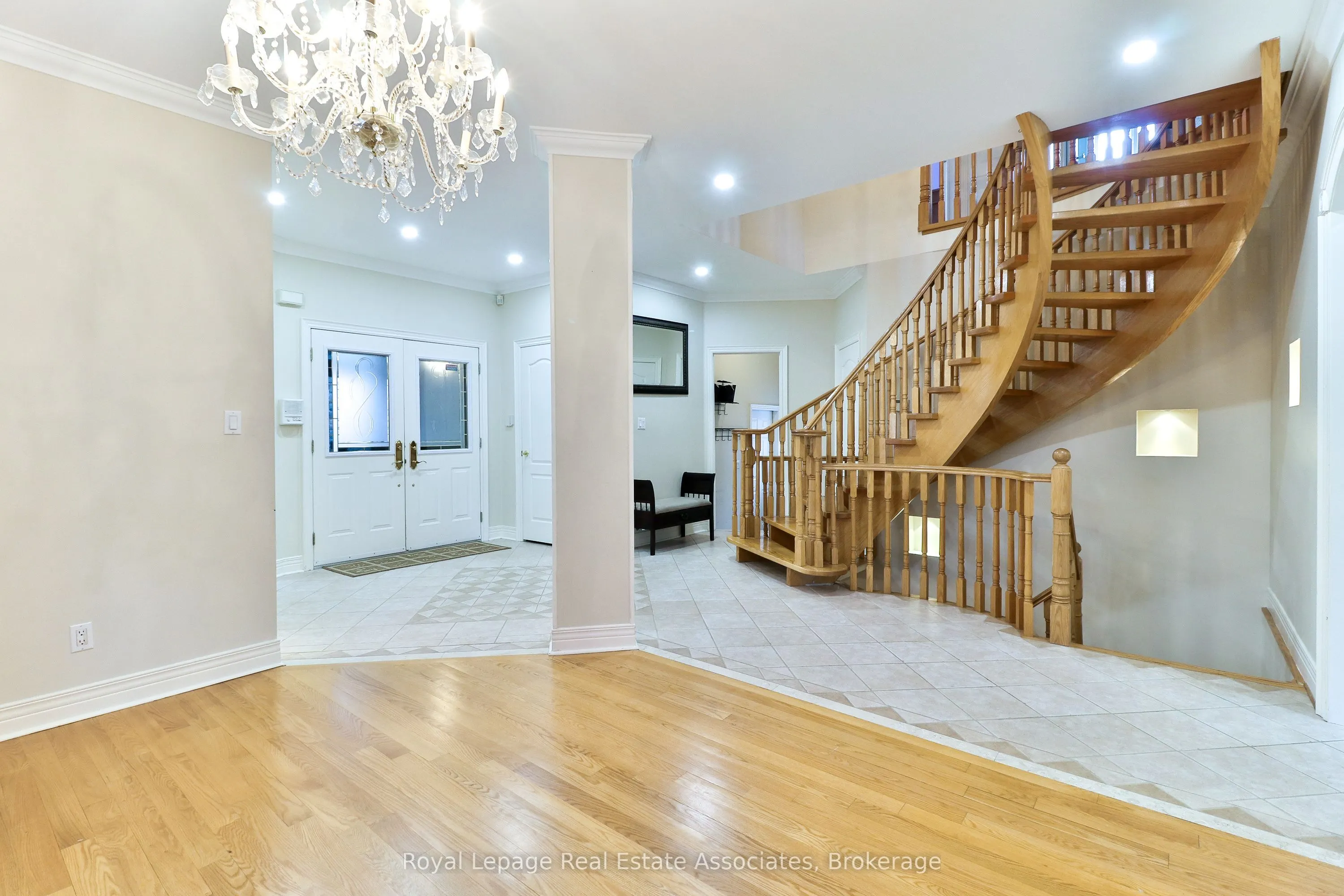 38 Eaglewood Boulevard