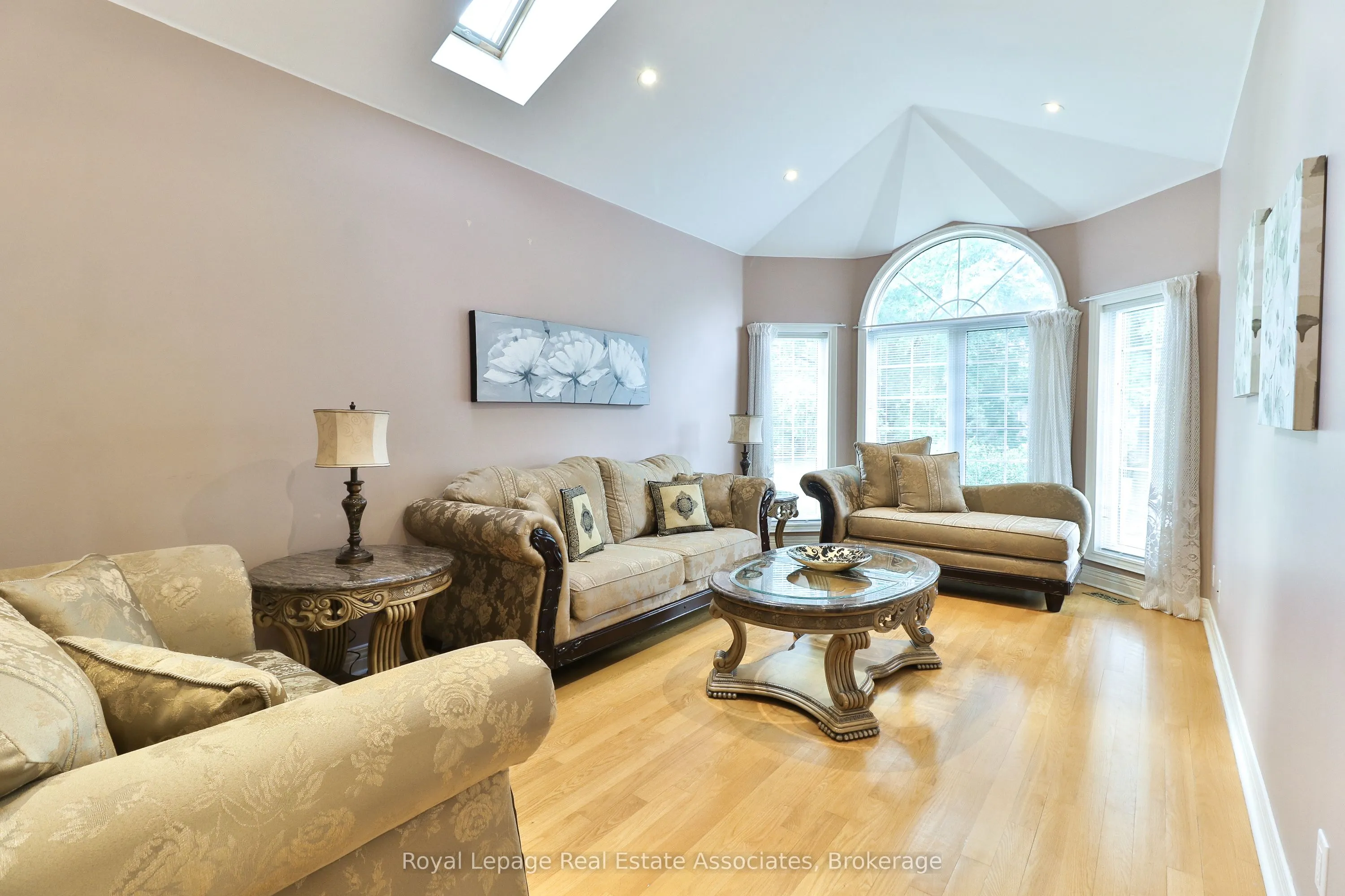 38 Eaglewood Boulevard