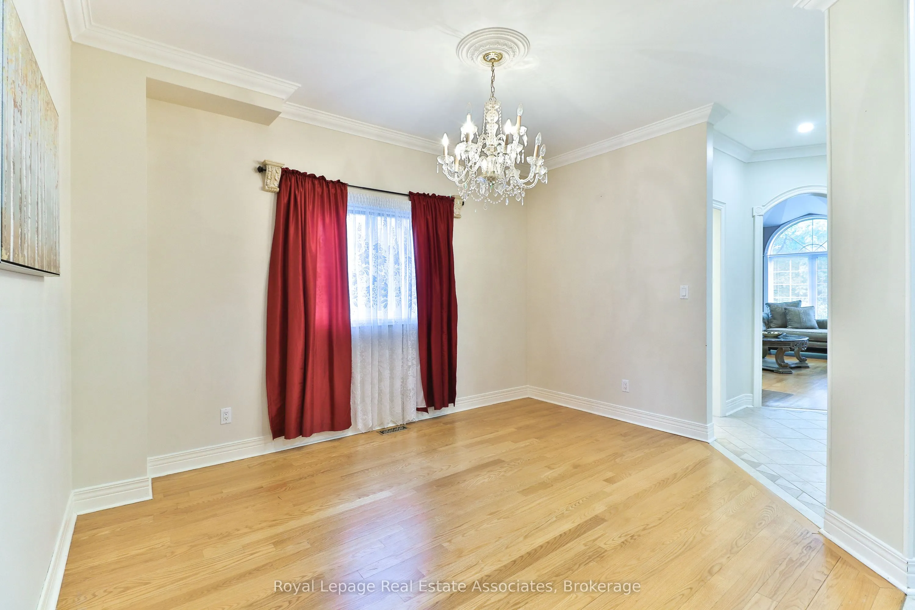 38 Eaglewood Boulevard