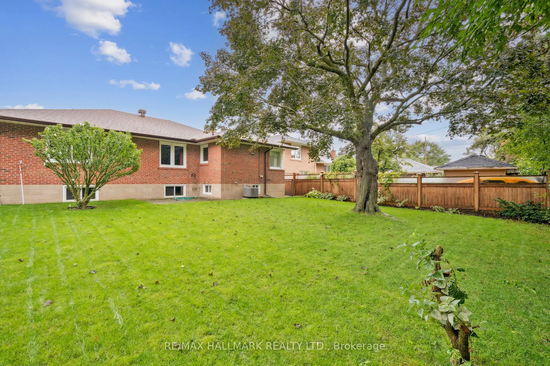 6 Fernalroy Boulevard