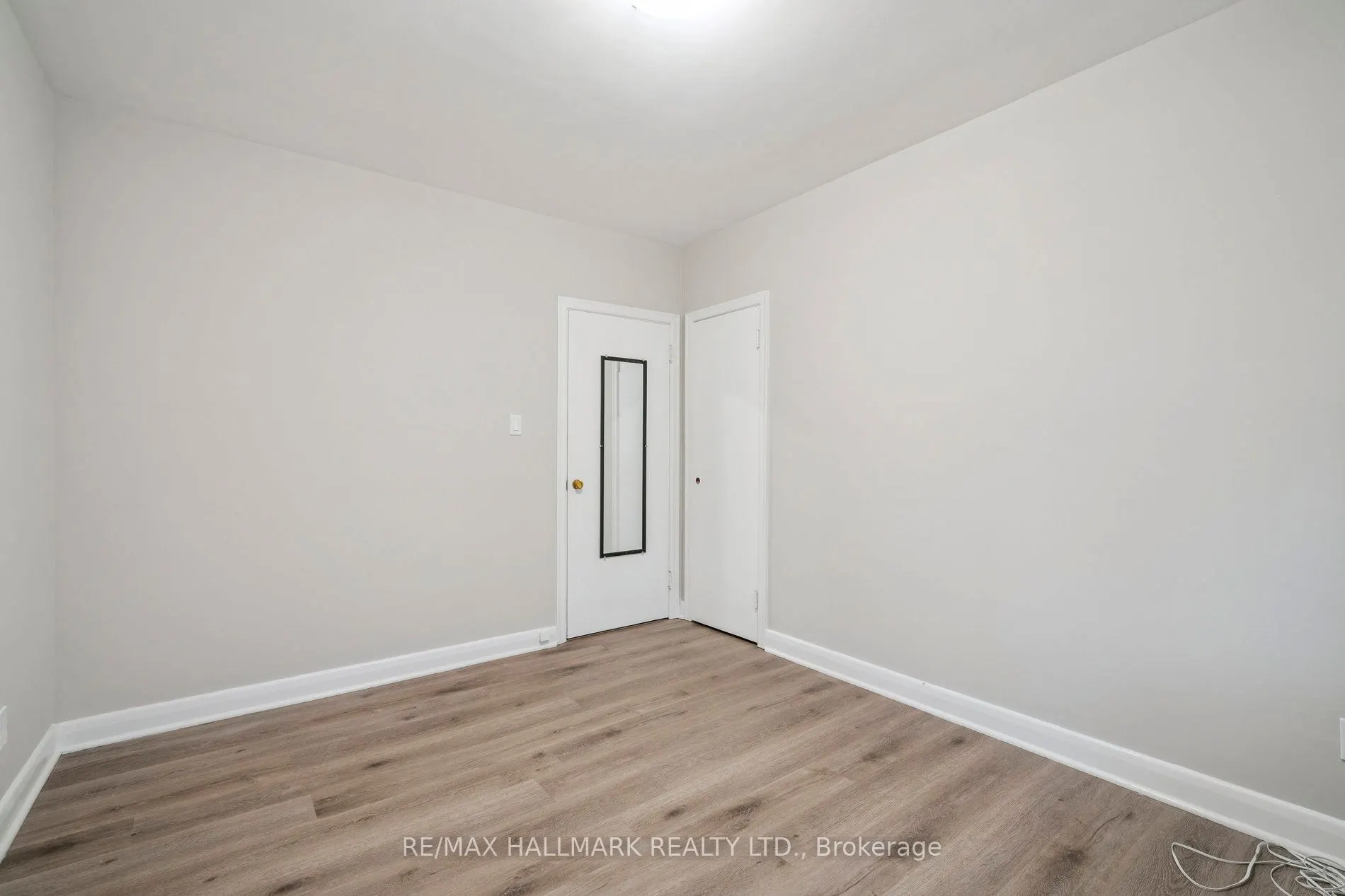 6 Fernalroy Boulevard